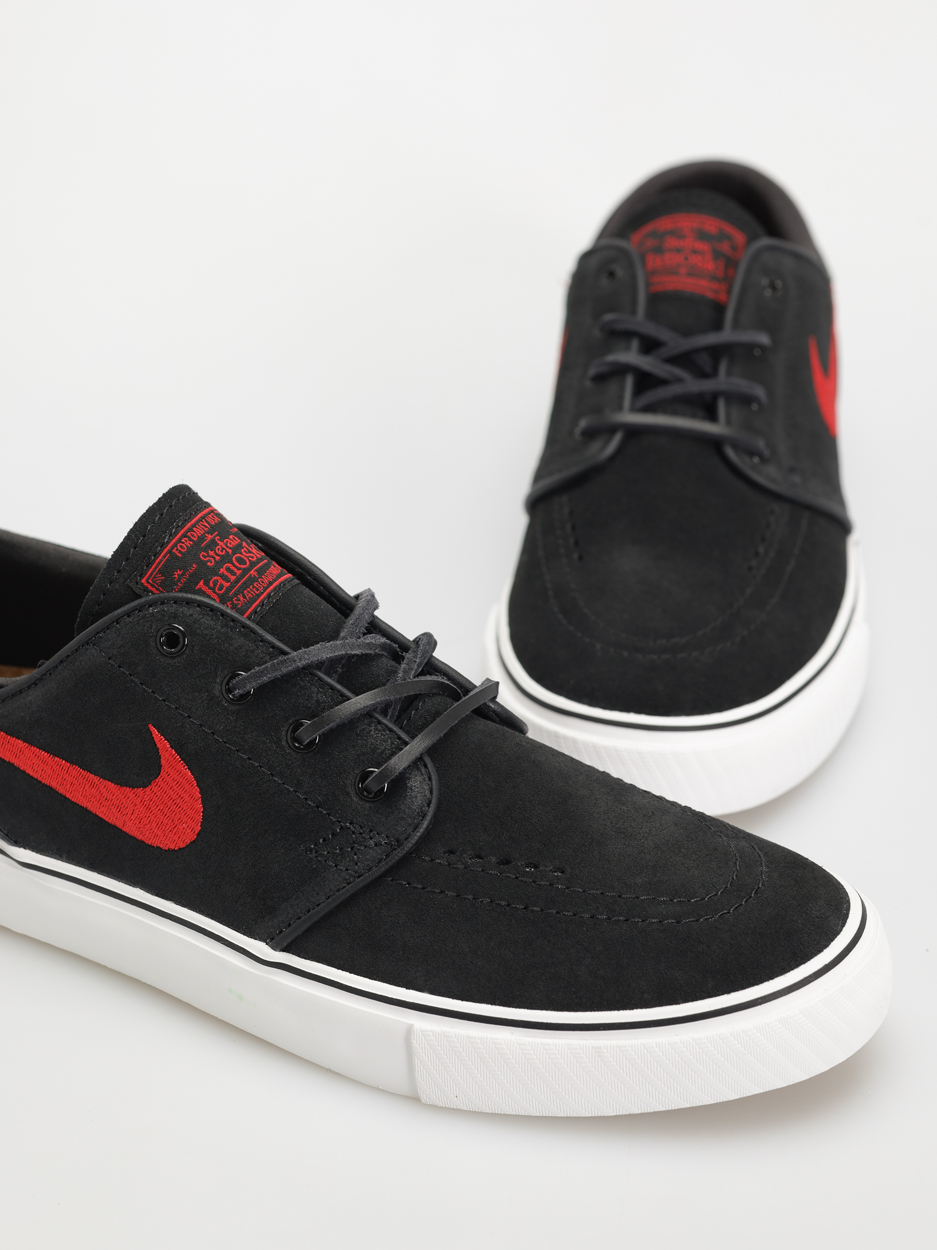 Buty Nike SB Zoom Janoski OG+ (black/university red black summit white)
