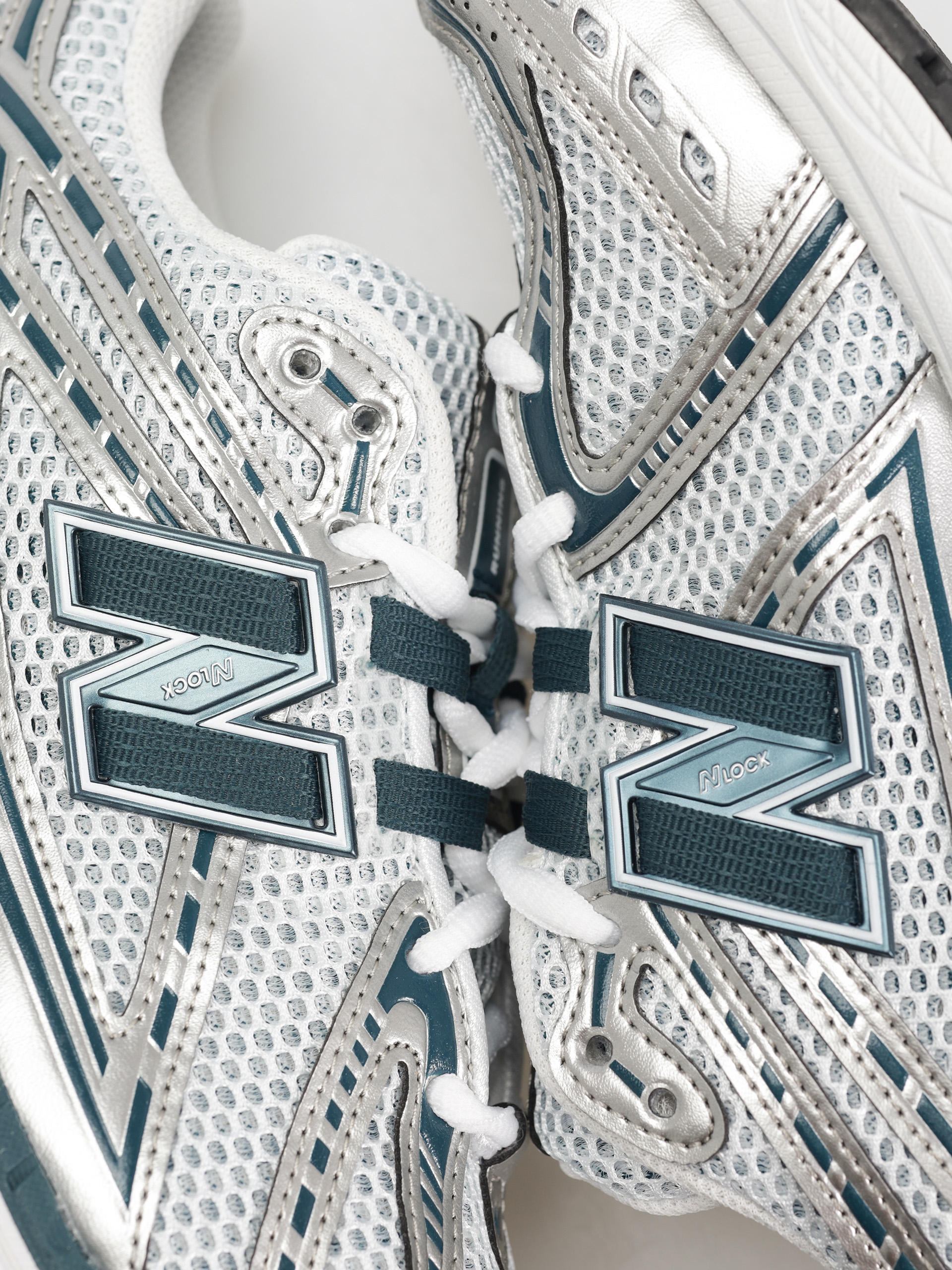 Buty New Balance 1906 (silver metallic)