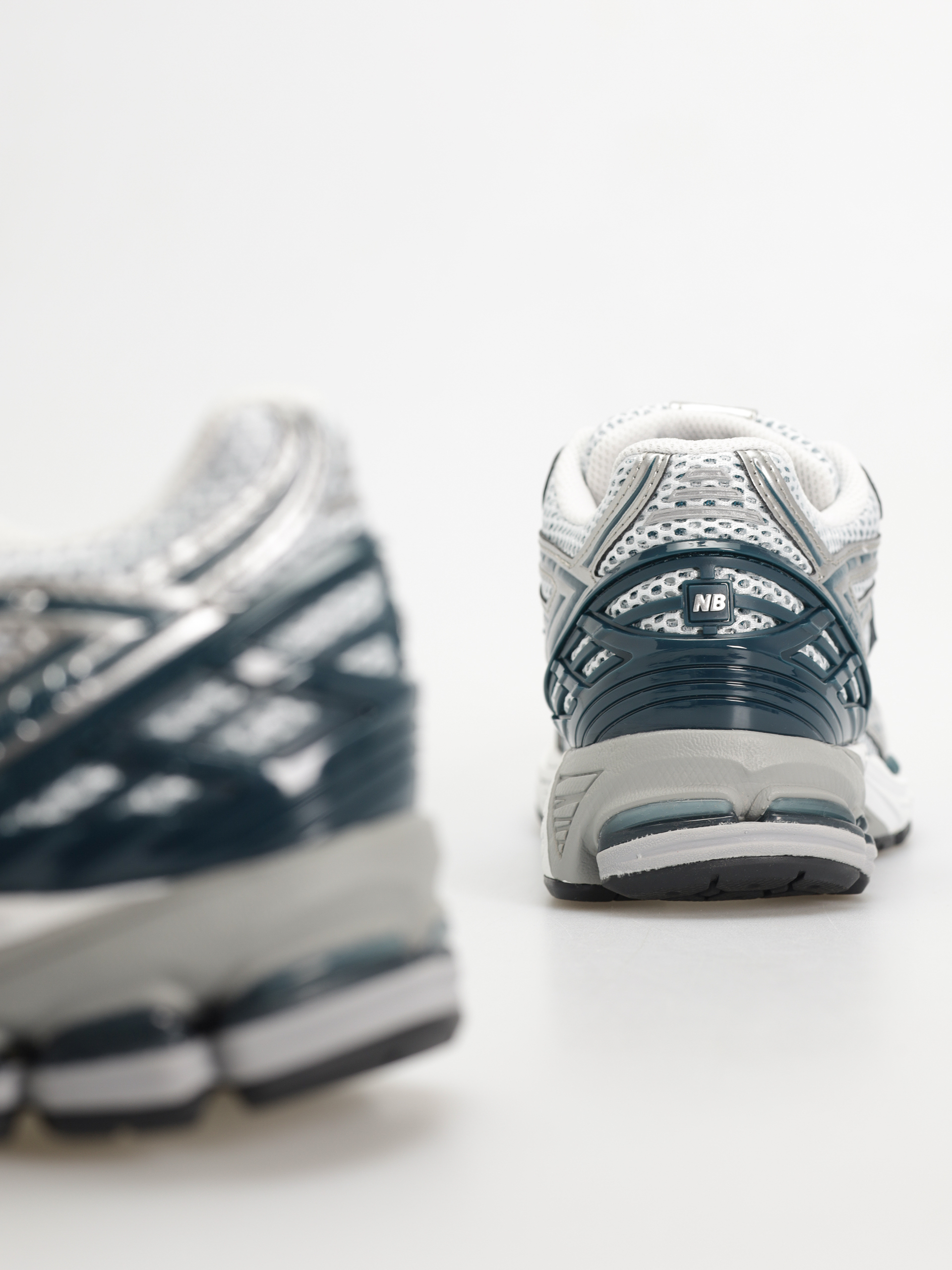 Buty New Balance 1906 (silver metallic)