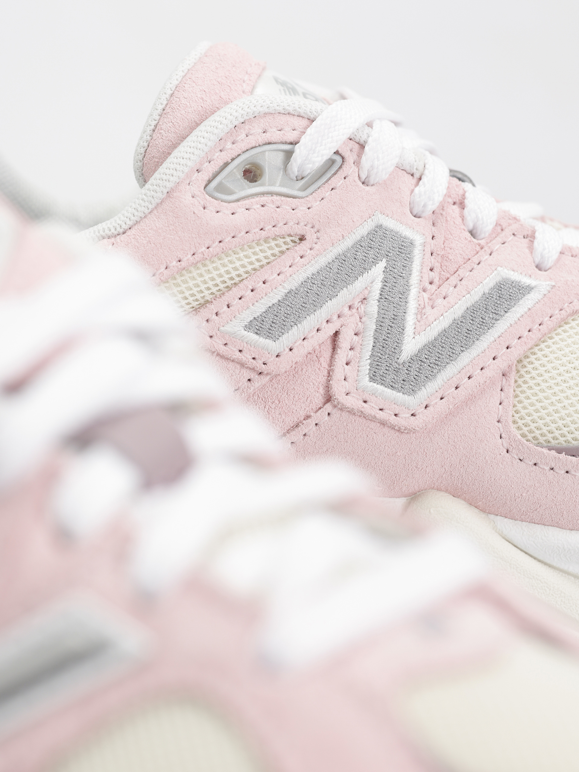 Buty New Balance 9060 JR (rose sugar)