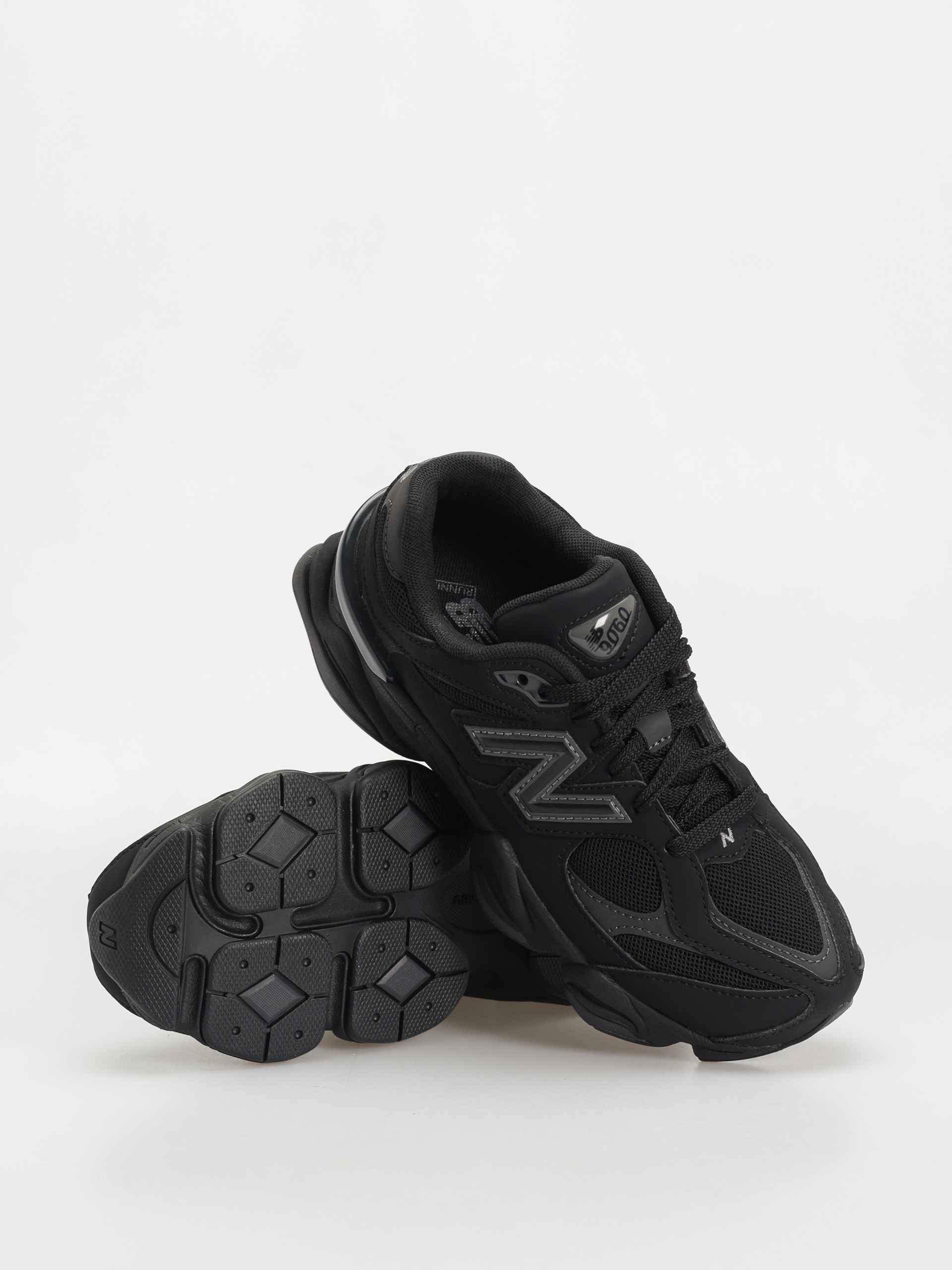 Buty New Balance 9060 JR (black)