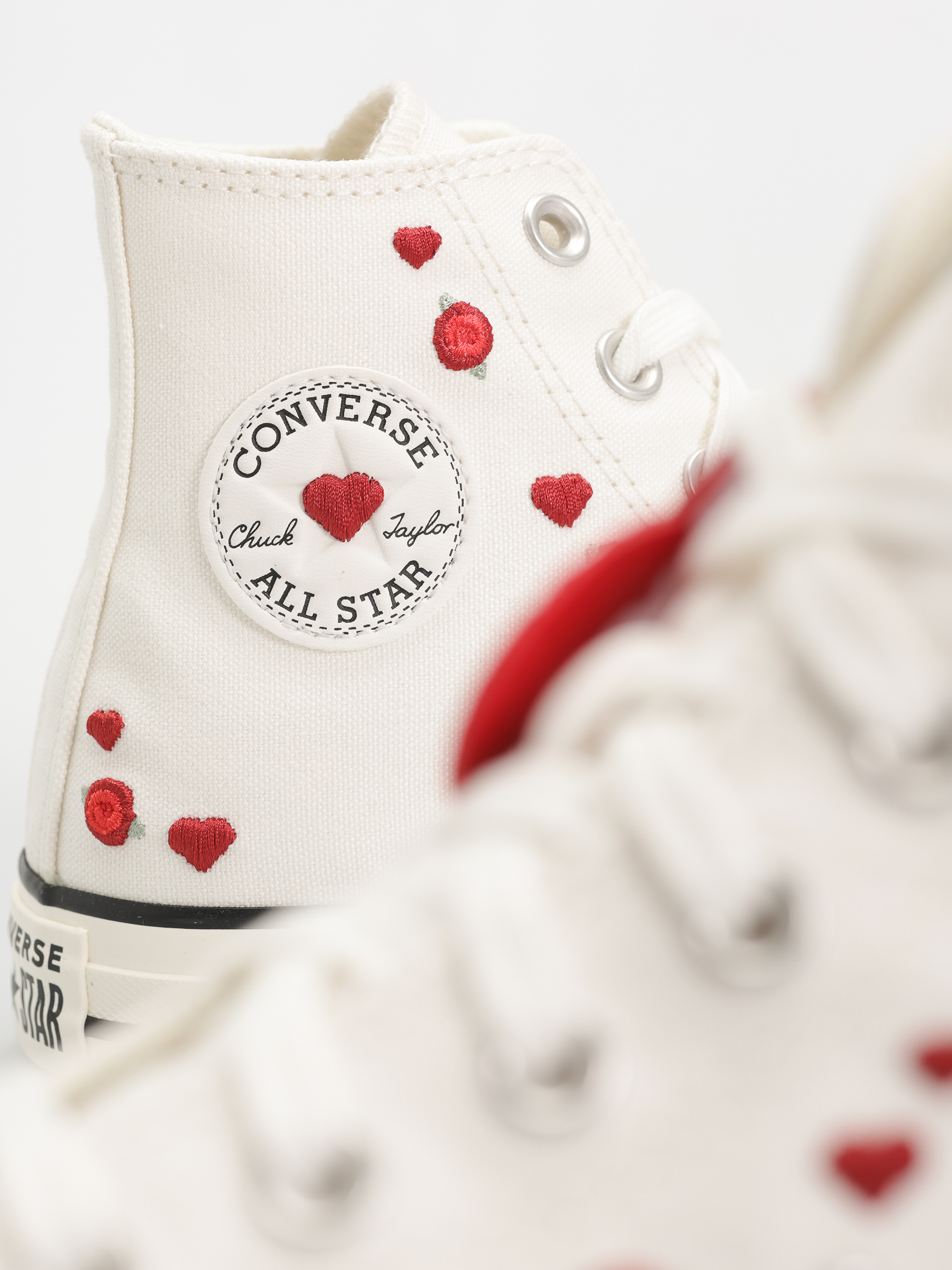 Trampki Converse Chuck Taylor All Star Hi Wmn (vintage white/red/egret)