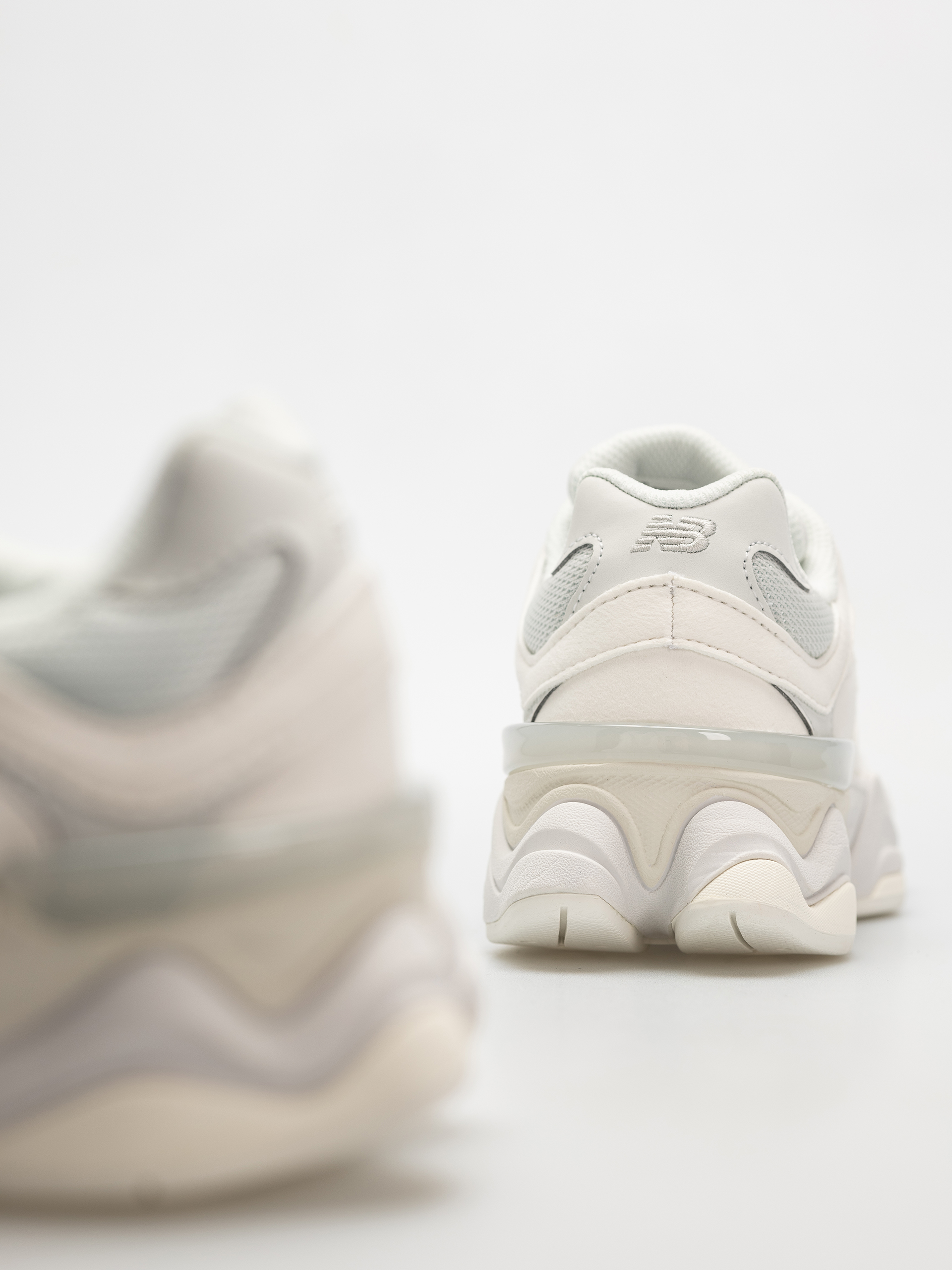 Buty New Balance 9060 JR (reflection)