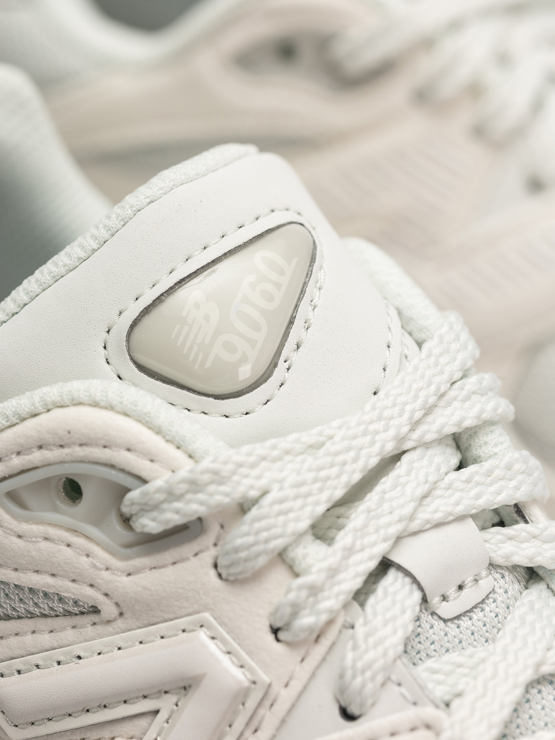 Buty New Balance 9060 JR (reflection)