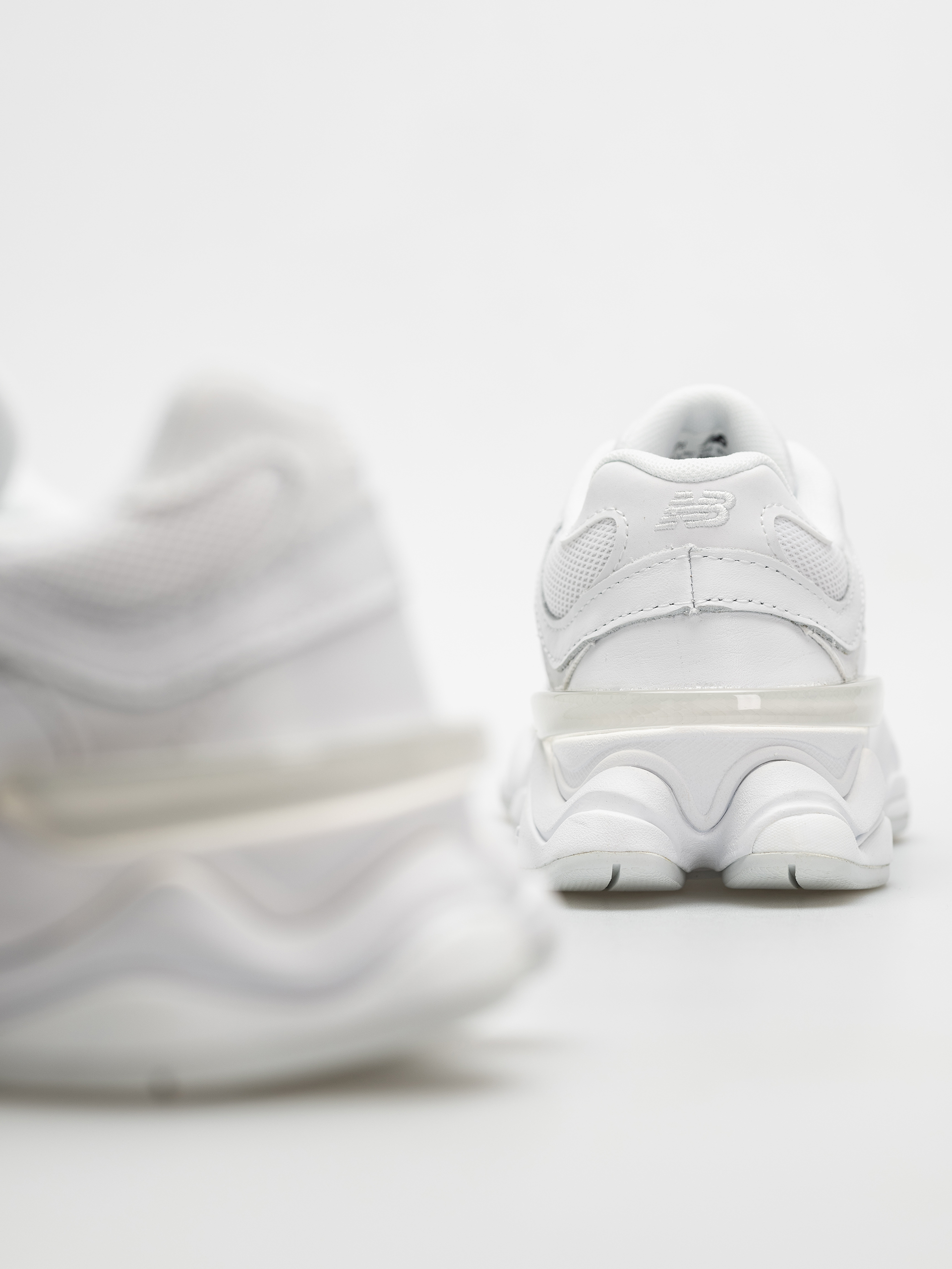 Buty New Balance 9060 (triple white)