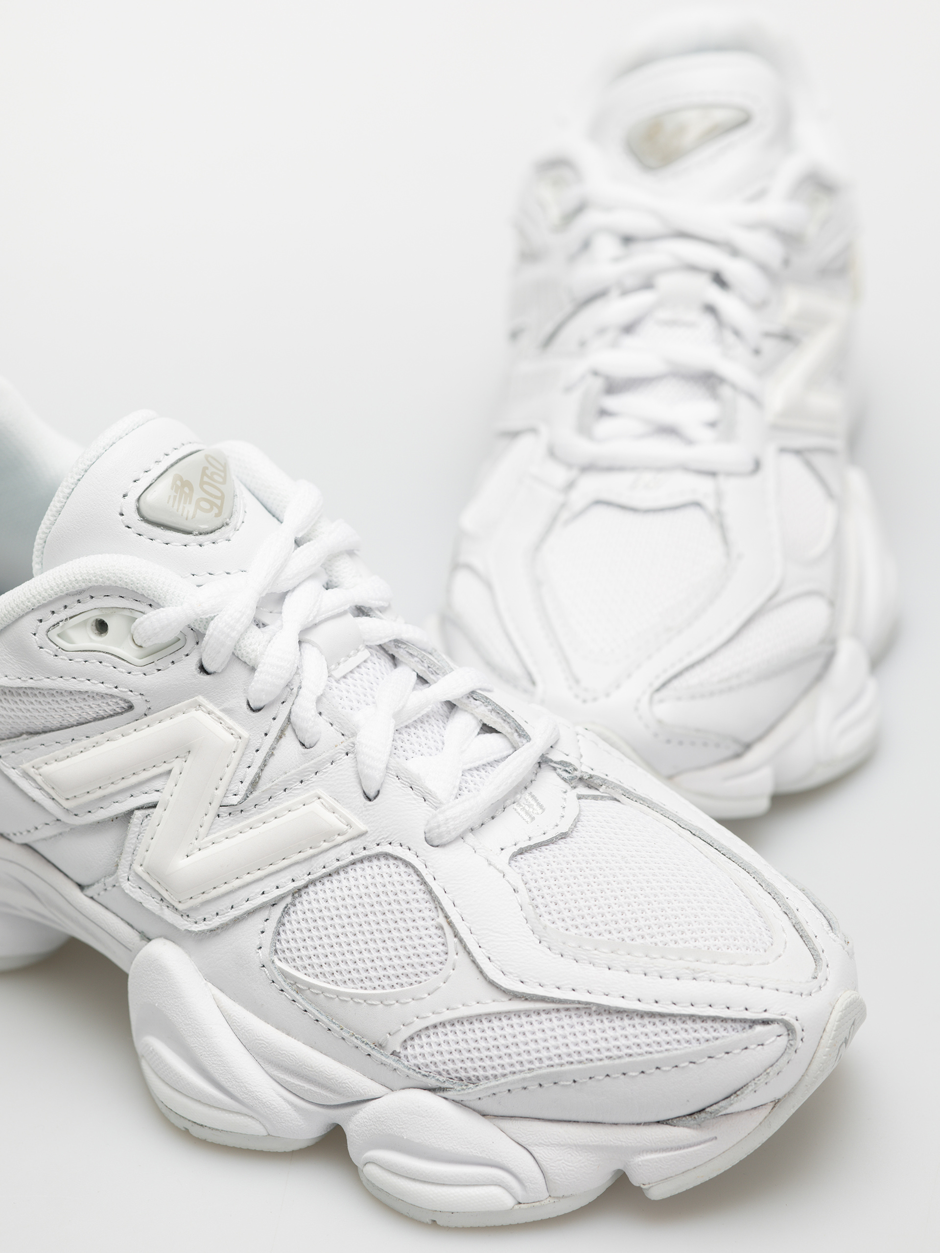 Buty New Balance 9060 (triple white)
