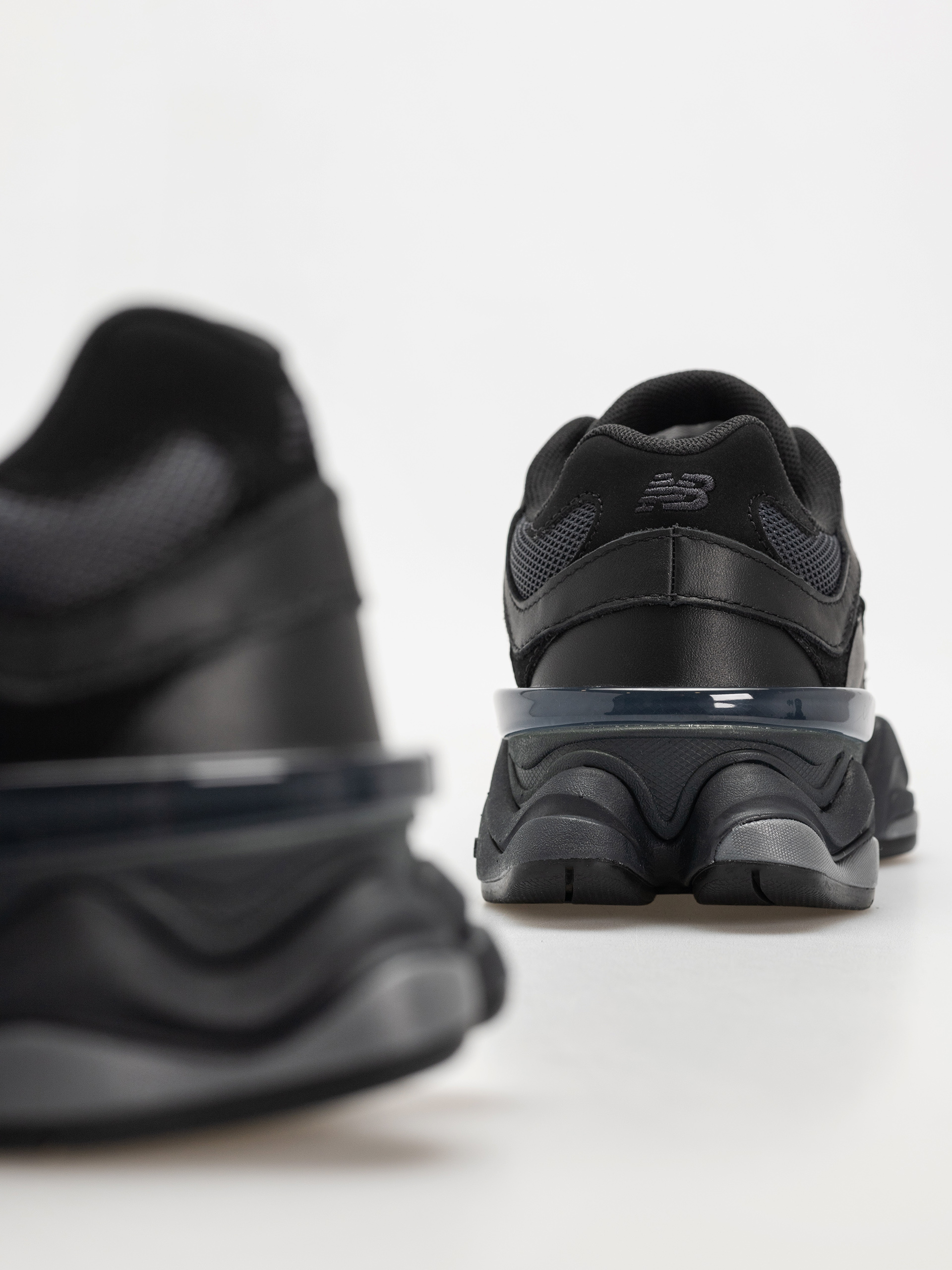 Buty New Balance 9060 (black)