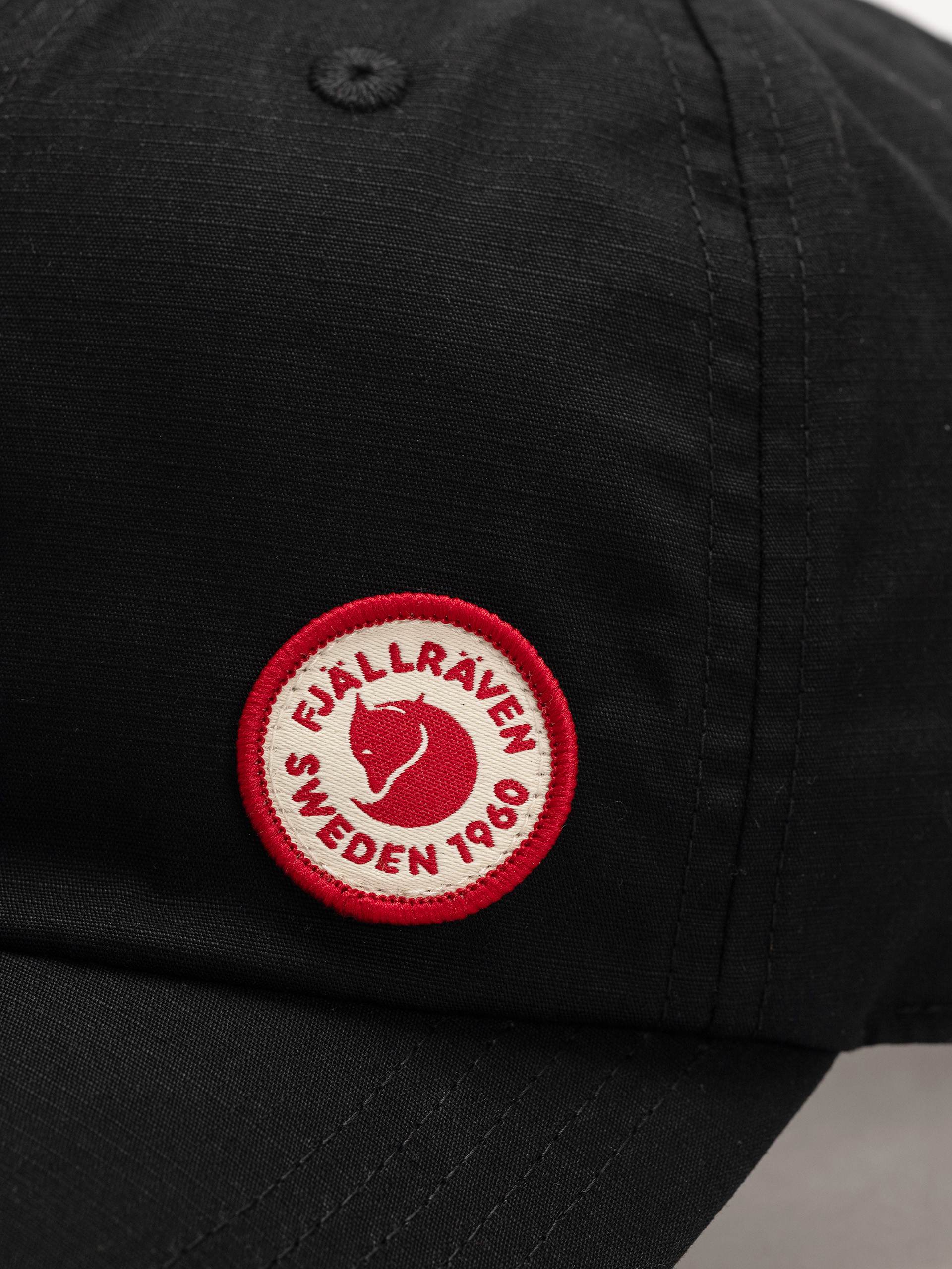 Czapka z daszkiem Fjallraven Logo (black)
