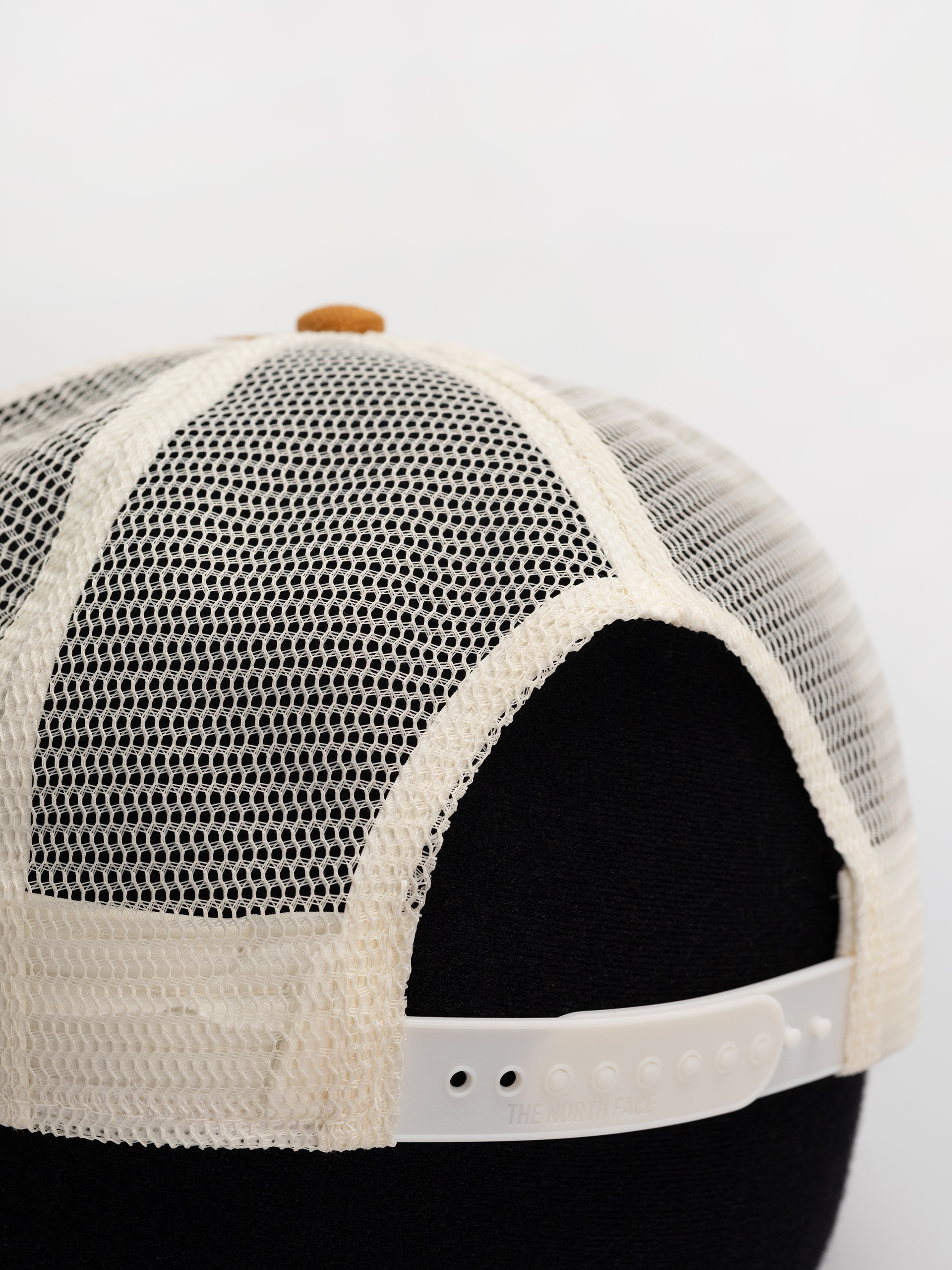 Czapka z daszkiem The North Face Half Dome Trucker (timber tan/leather patch)