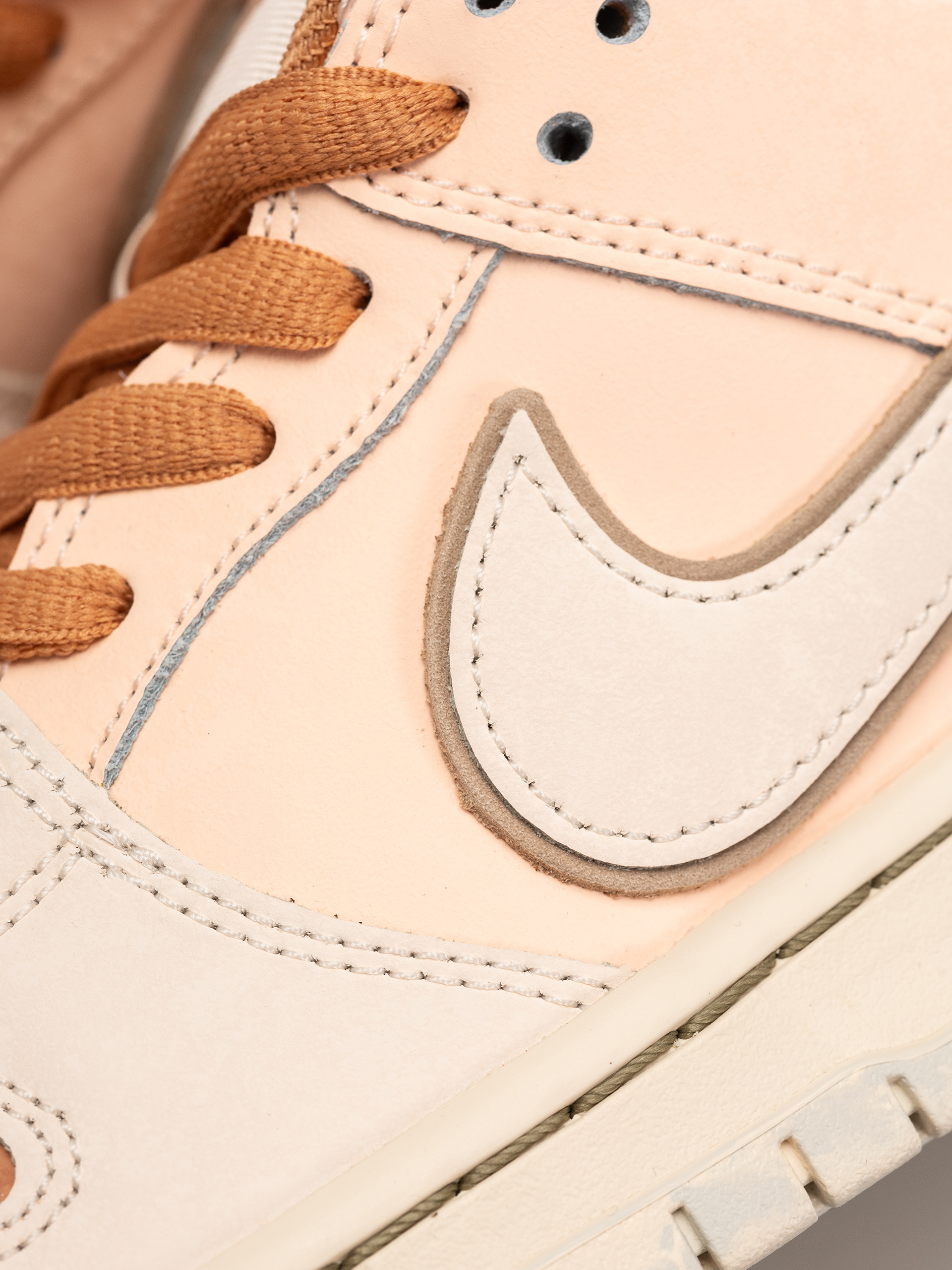 Buty Nike SB Dunk Low Pro Prm (amber brown/guava ice crimson tint hemp)