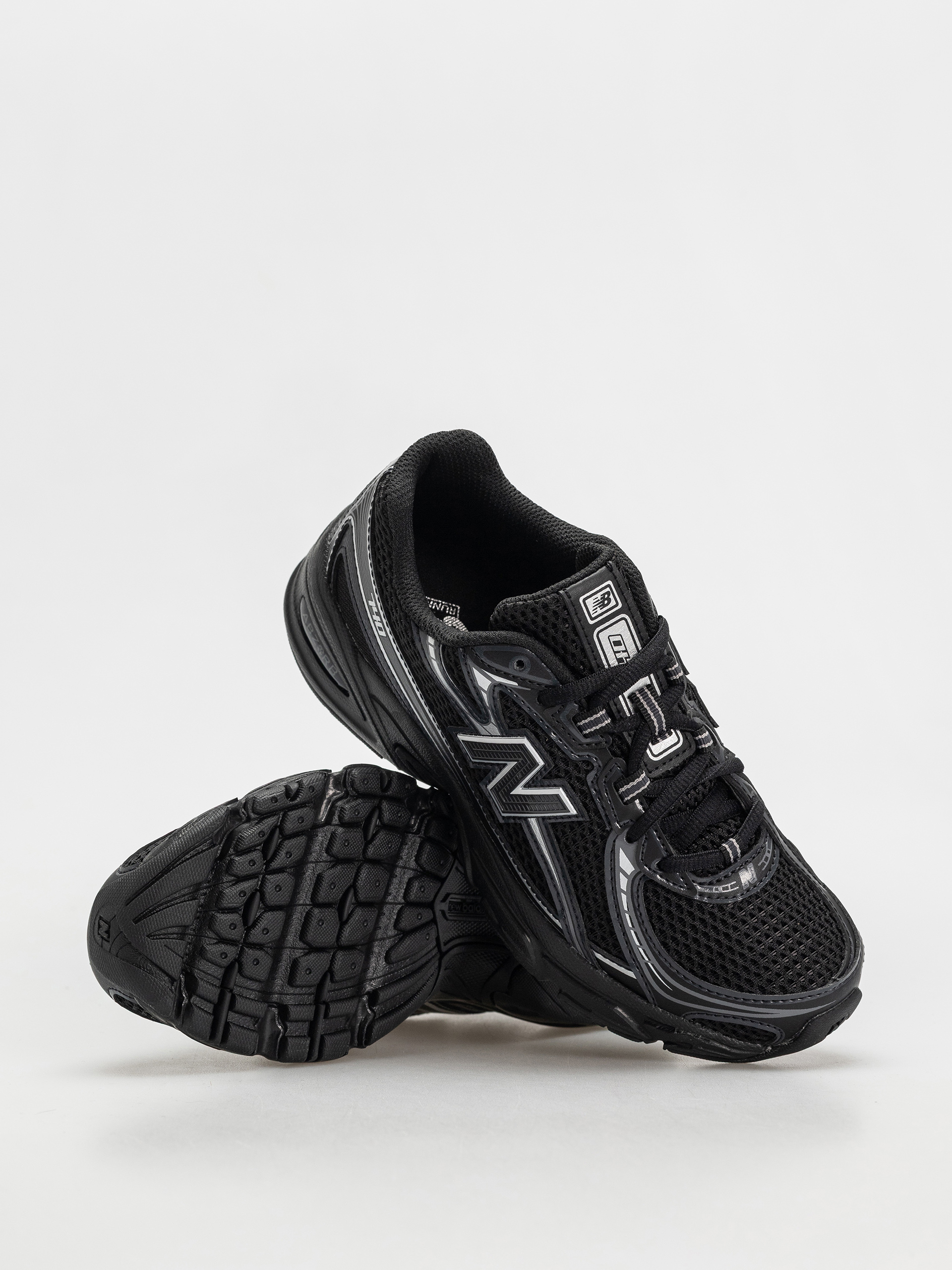Buty New Balance 740 JR (black)