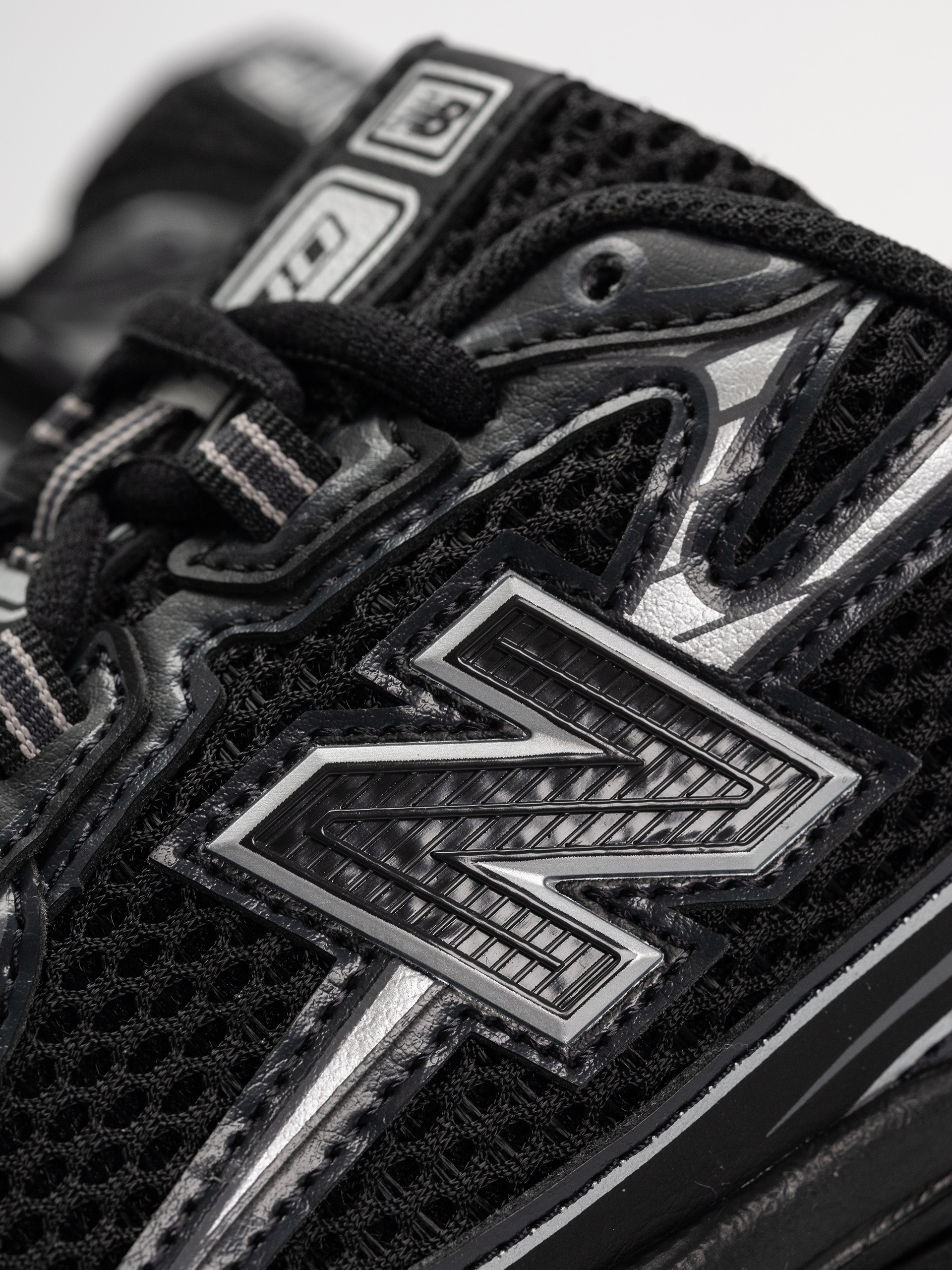 Buty New Balance 740 JR (black)