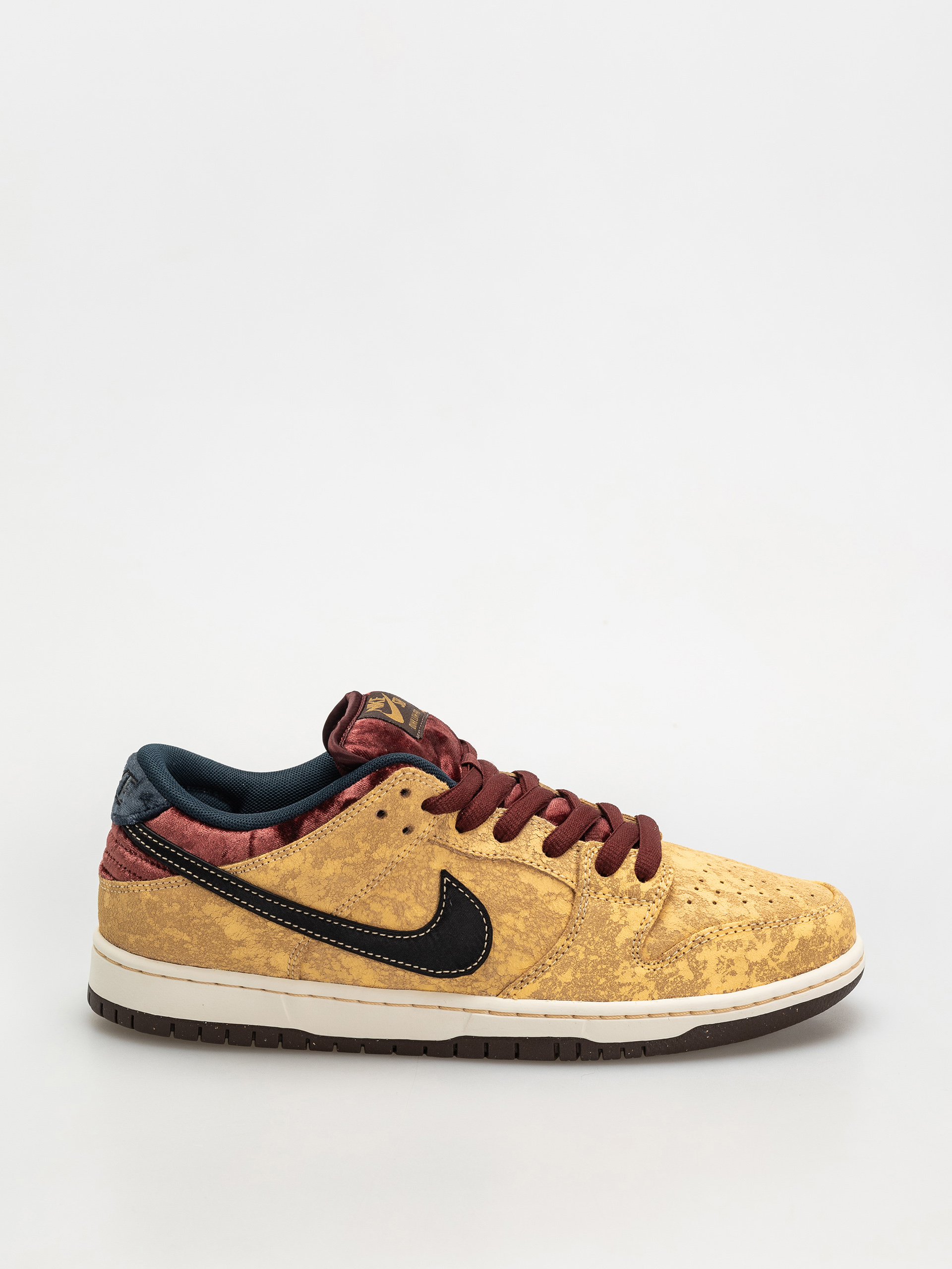 Buty Nike SB Dunk Low Pro (celestial gold/black dark team red)