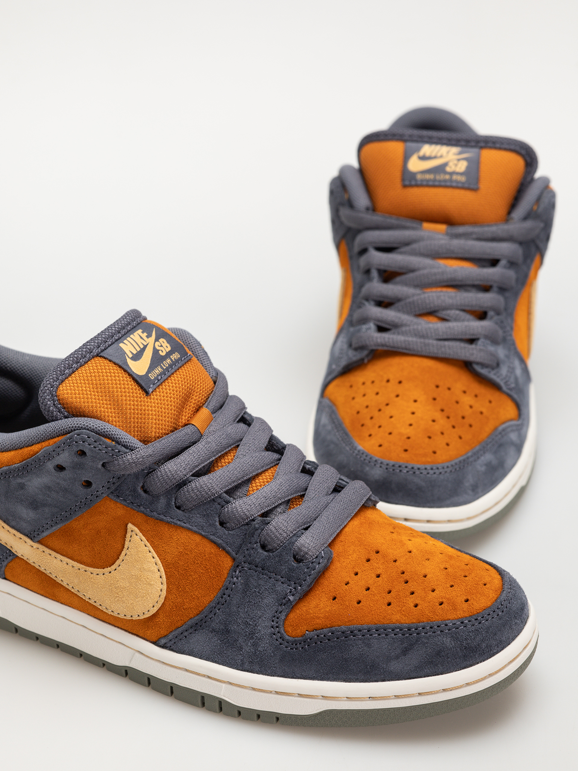 Buty Nike SB Dunk Low Pro - brązowy, szary (light carbon
