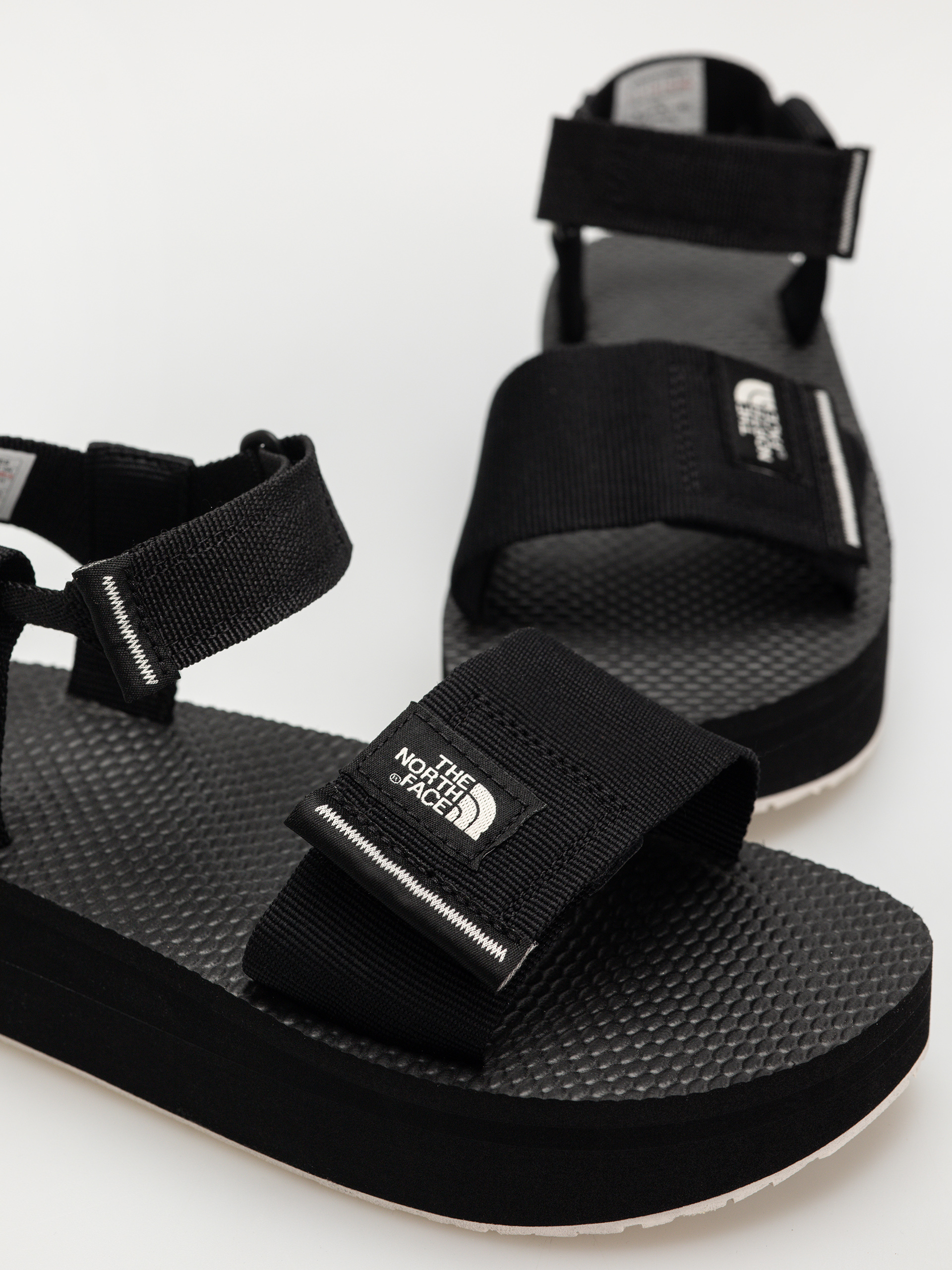 Sandały The North Face Skeena Platform Wmn (tnf black/white dune)