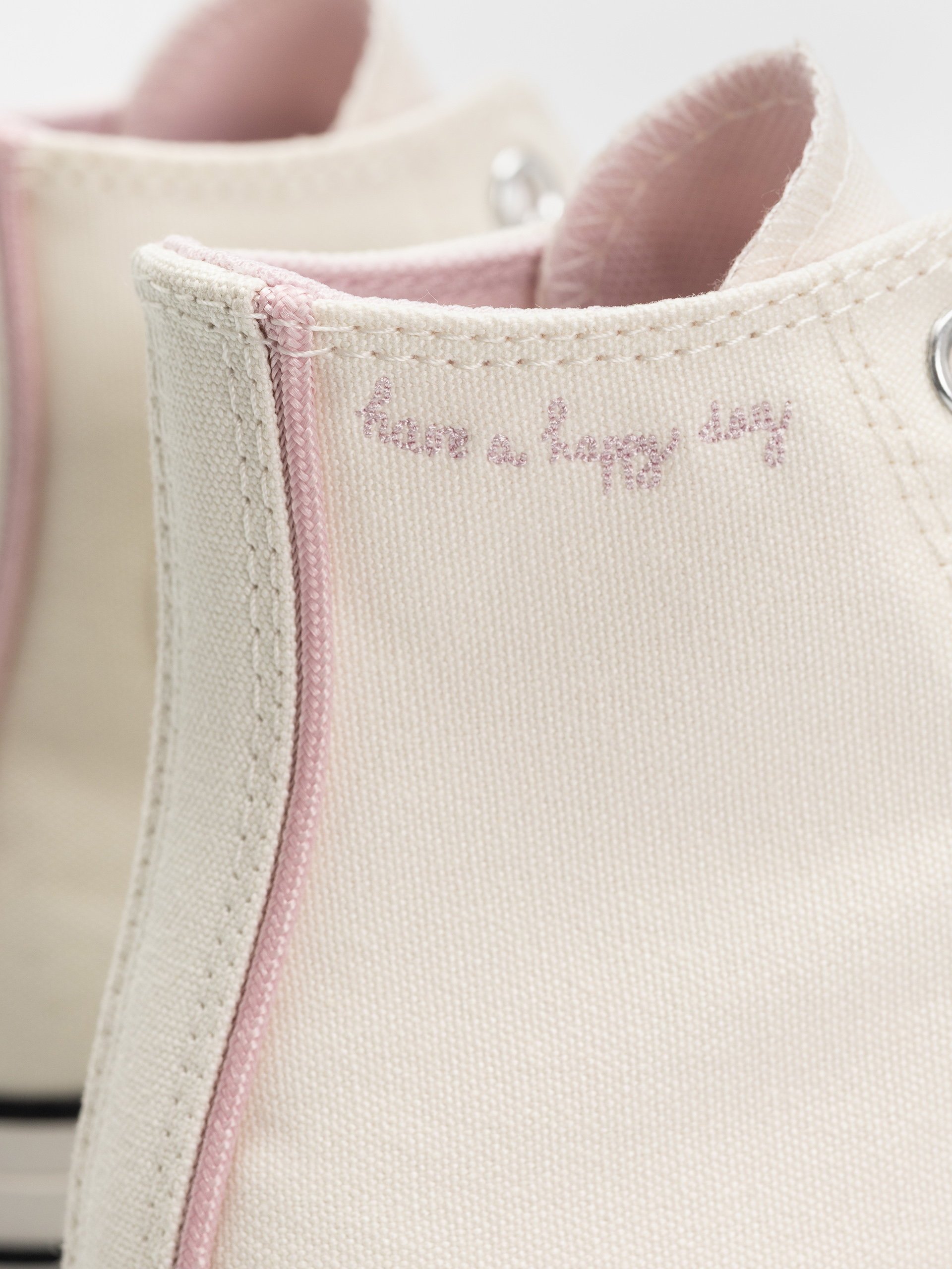 Trampki Converse Chuck Taylor All Star Hi Wmn (egret/summit pink/black)