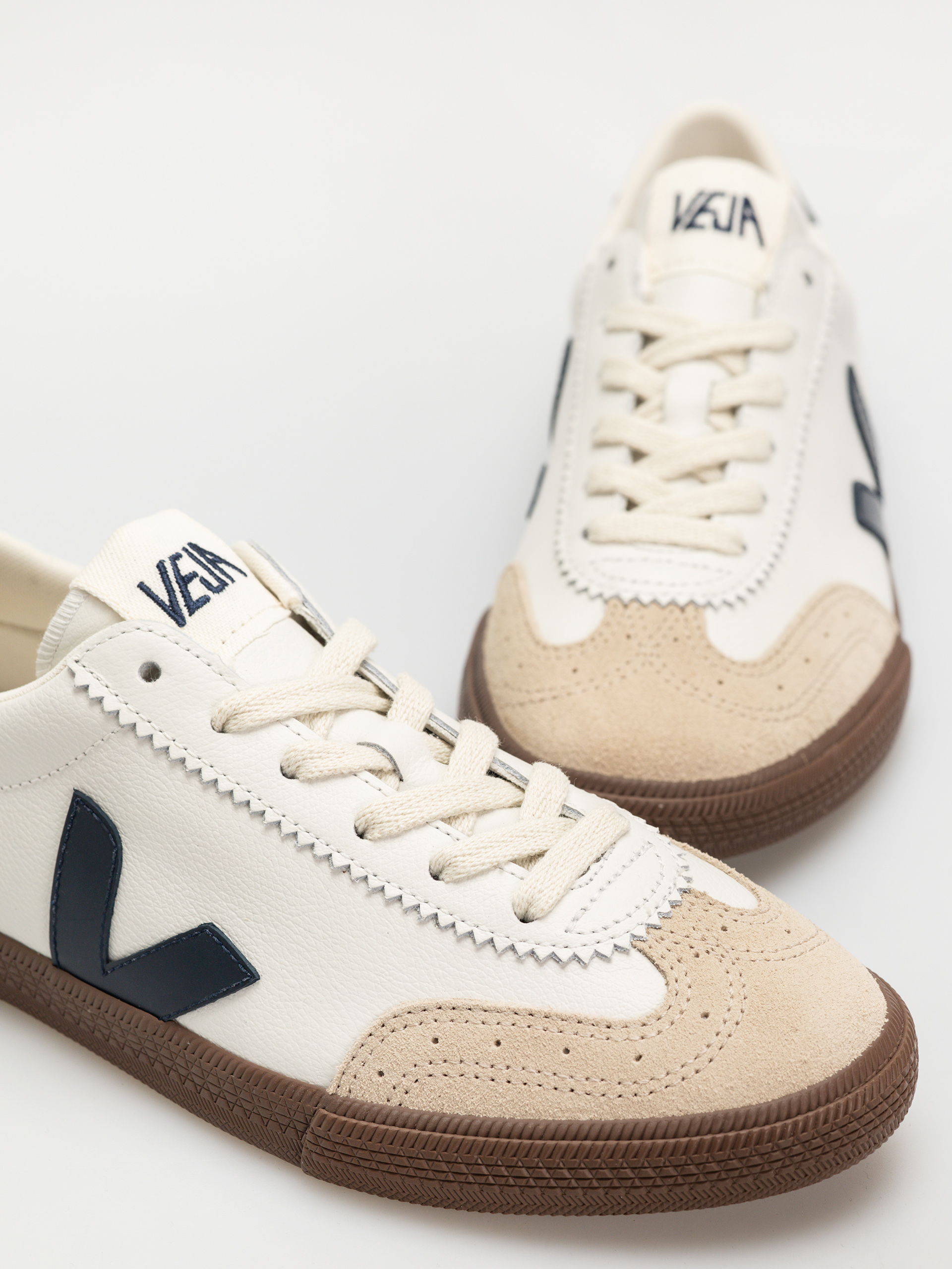 Buty Veja Volley Wmn (white nautico bark)