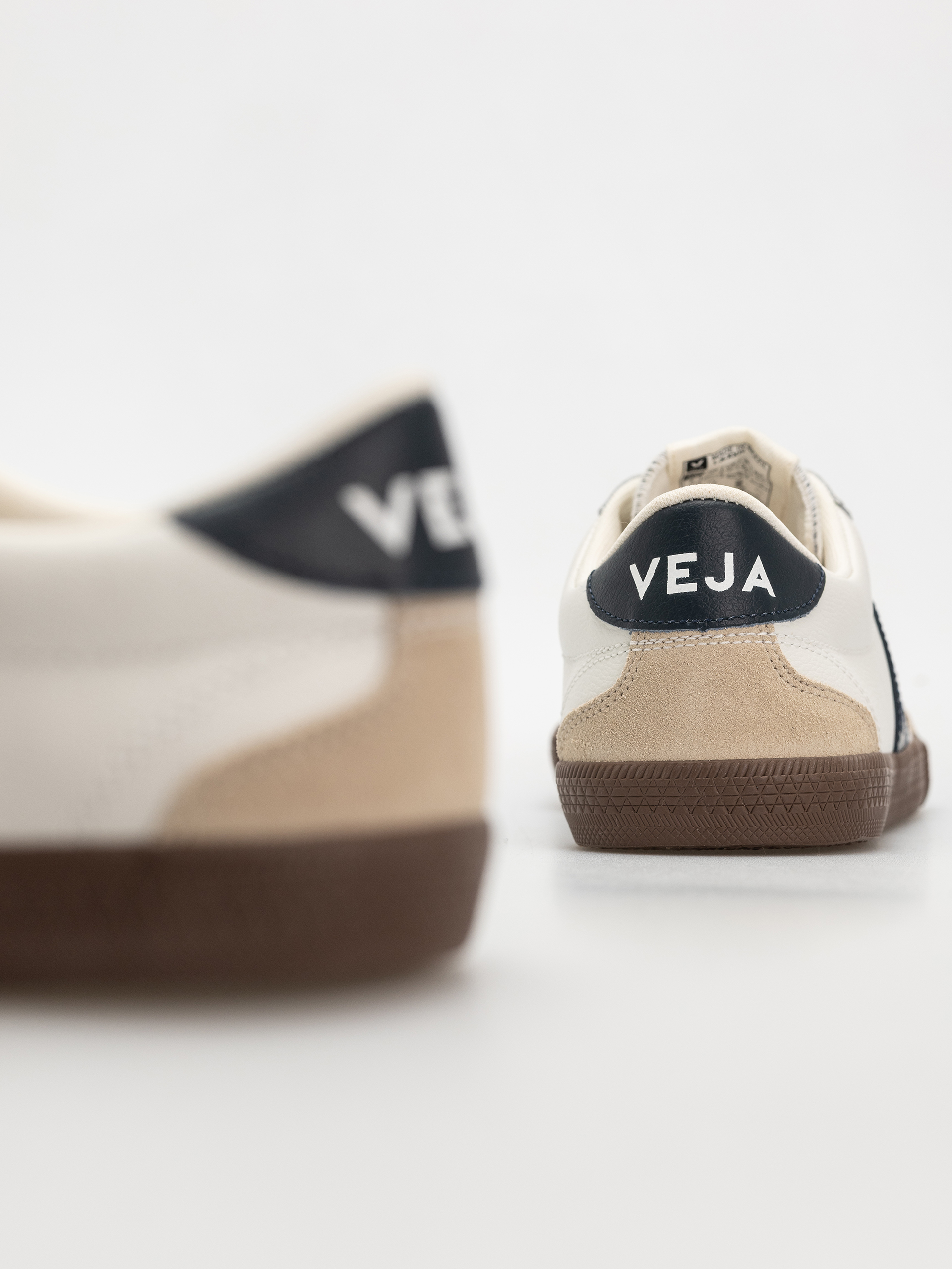 Buty Veja Volley Wmn (white nautico bark)