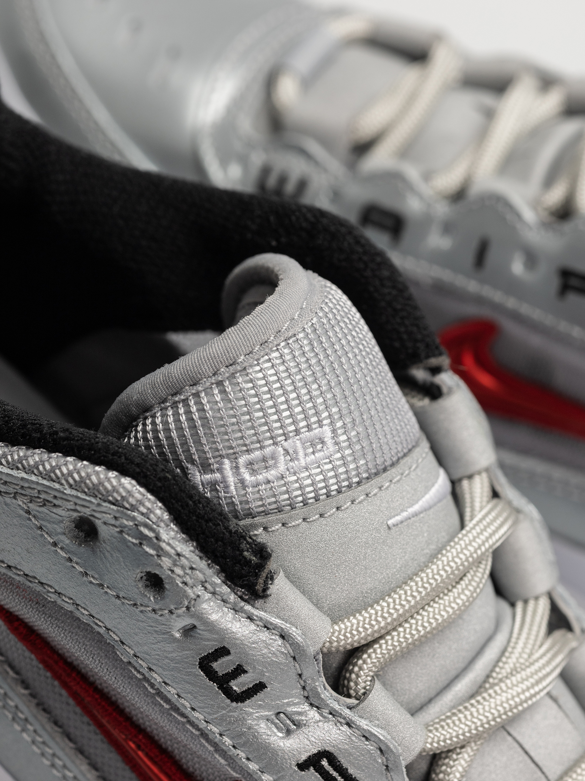 Buty Nike SB AIR MAX ISHOD PRM (metallic silver/varsity red)