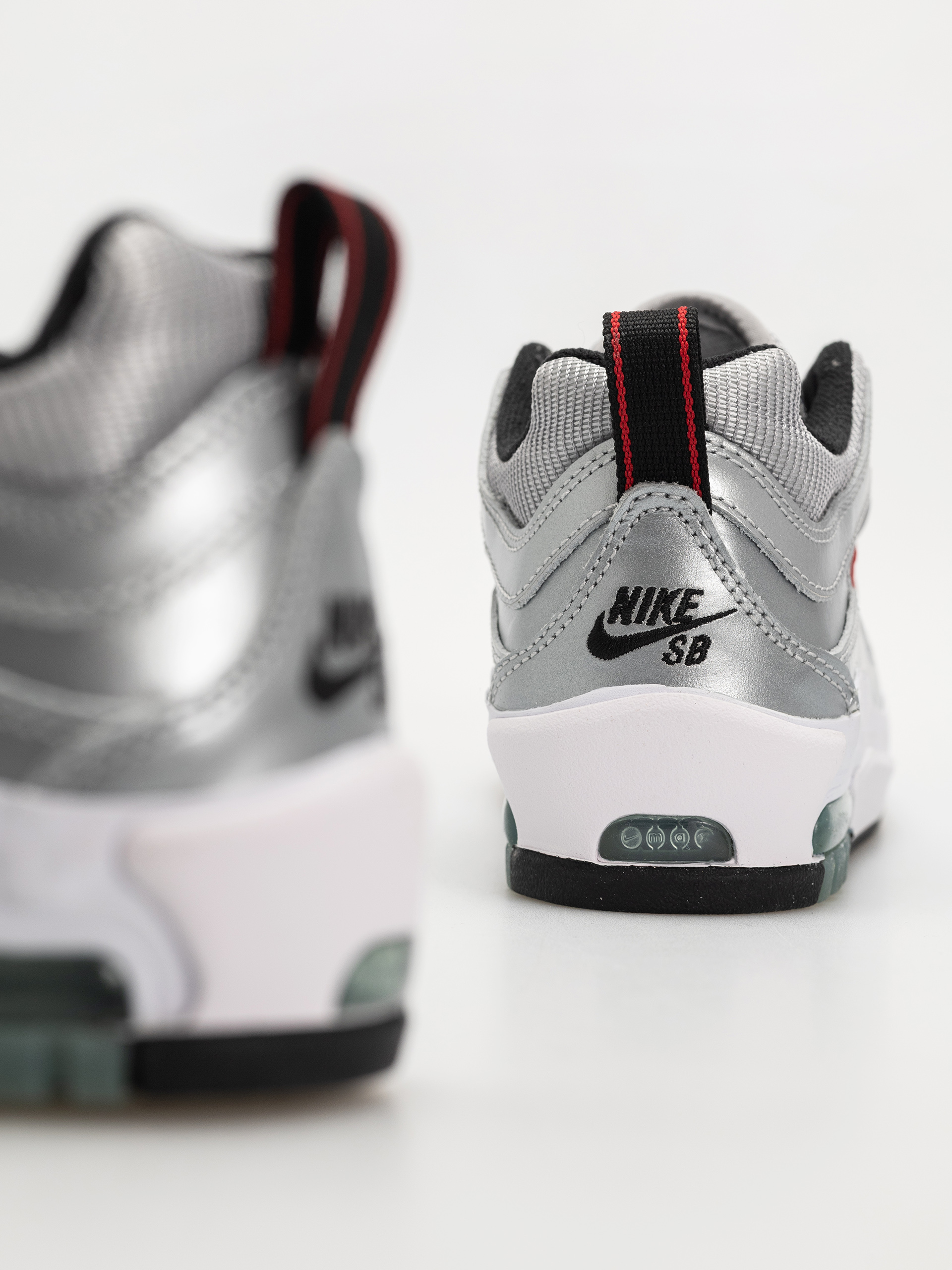 Buty Nike SB AIR MAX ISHOD PRM (metallic silver/varsity red)