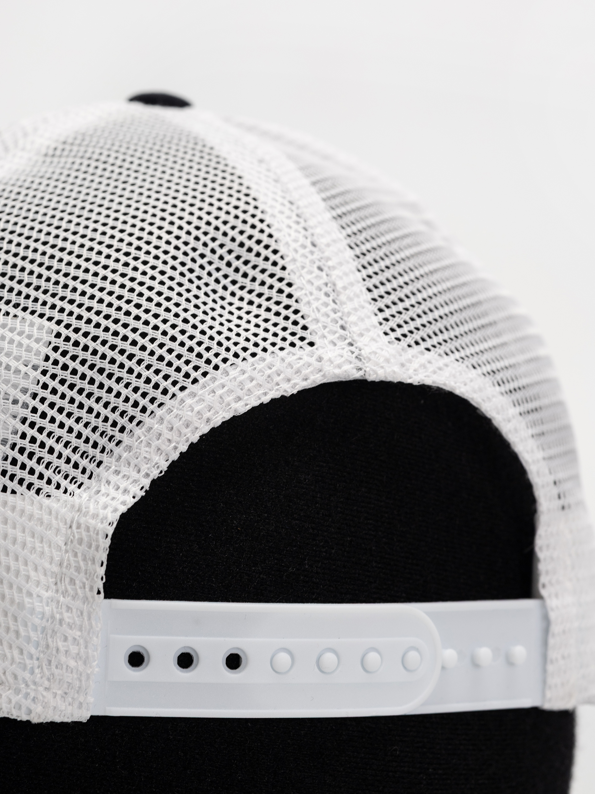 Czapka z daszkiem New Era Sustainb League Essential Trucker Red Bull F1 (dk blue)