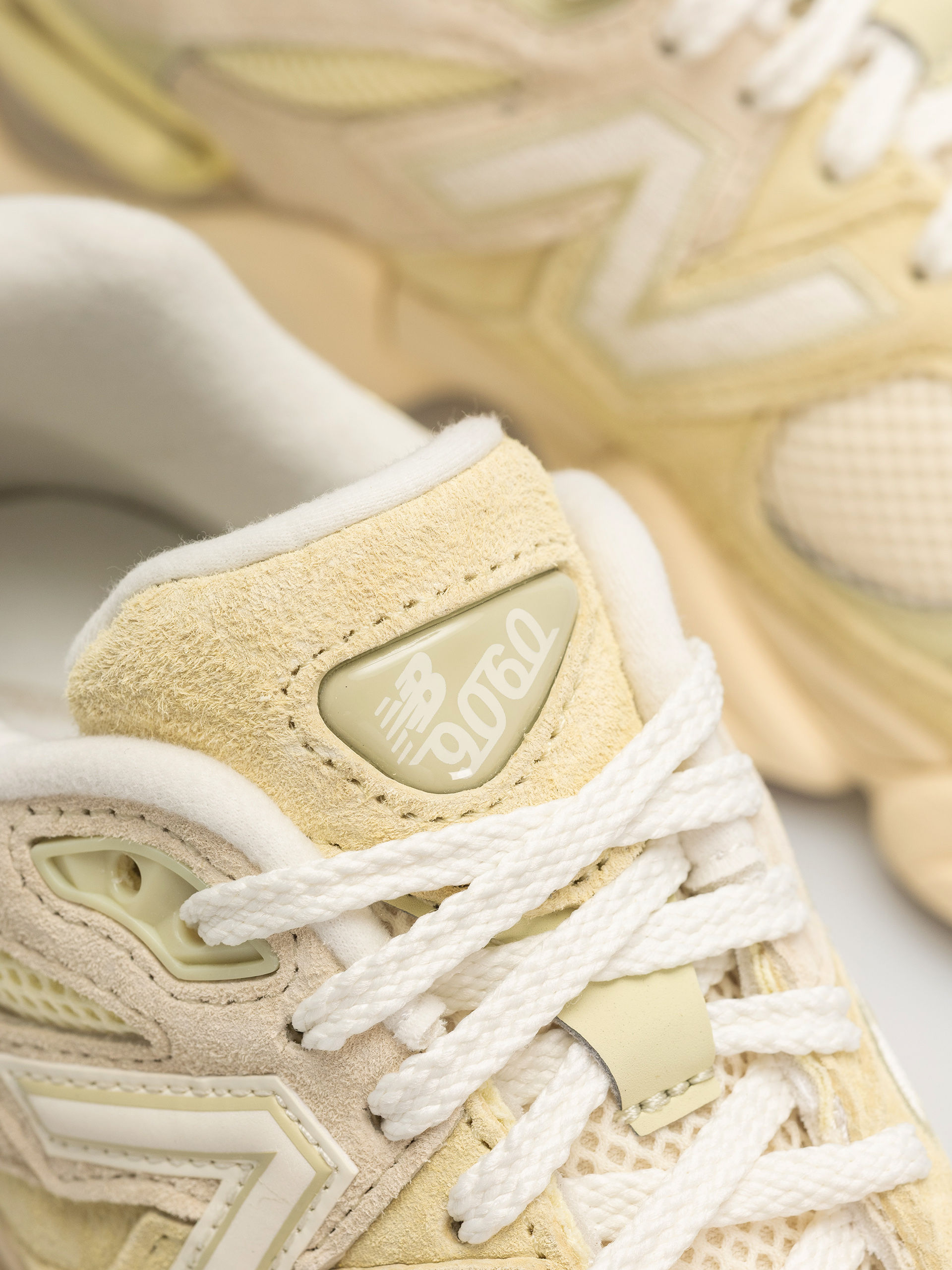 Buty New Balance 9060 (parchment)