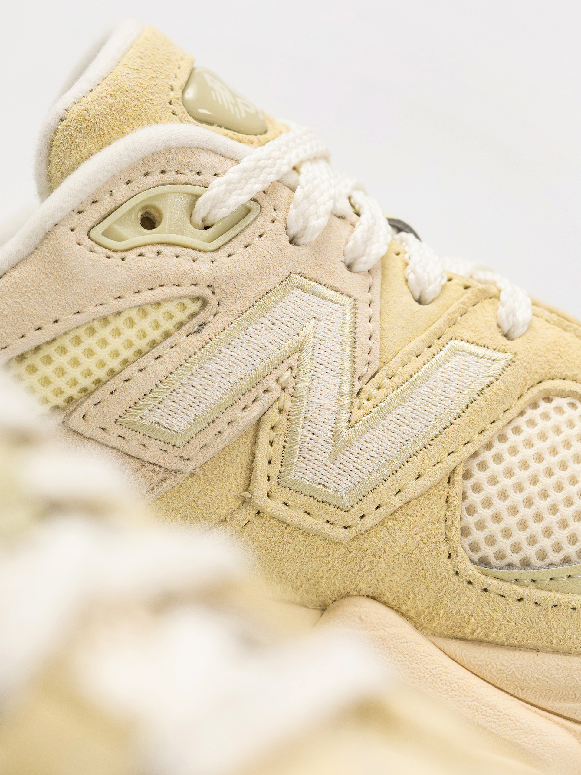 Buty New Balance 9060 (parchment)