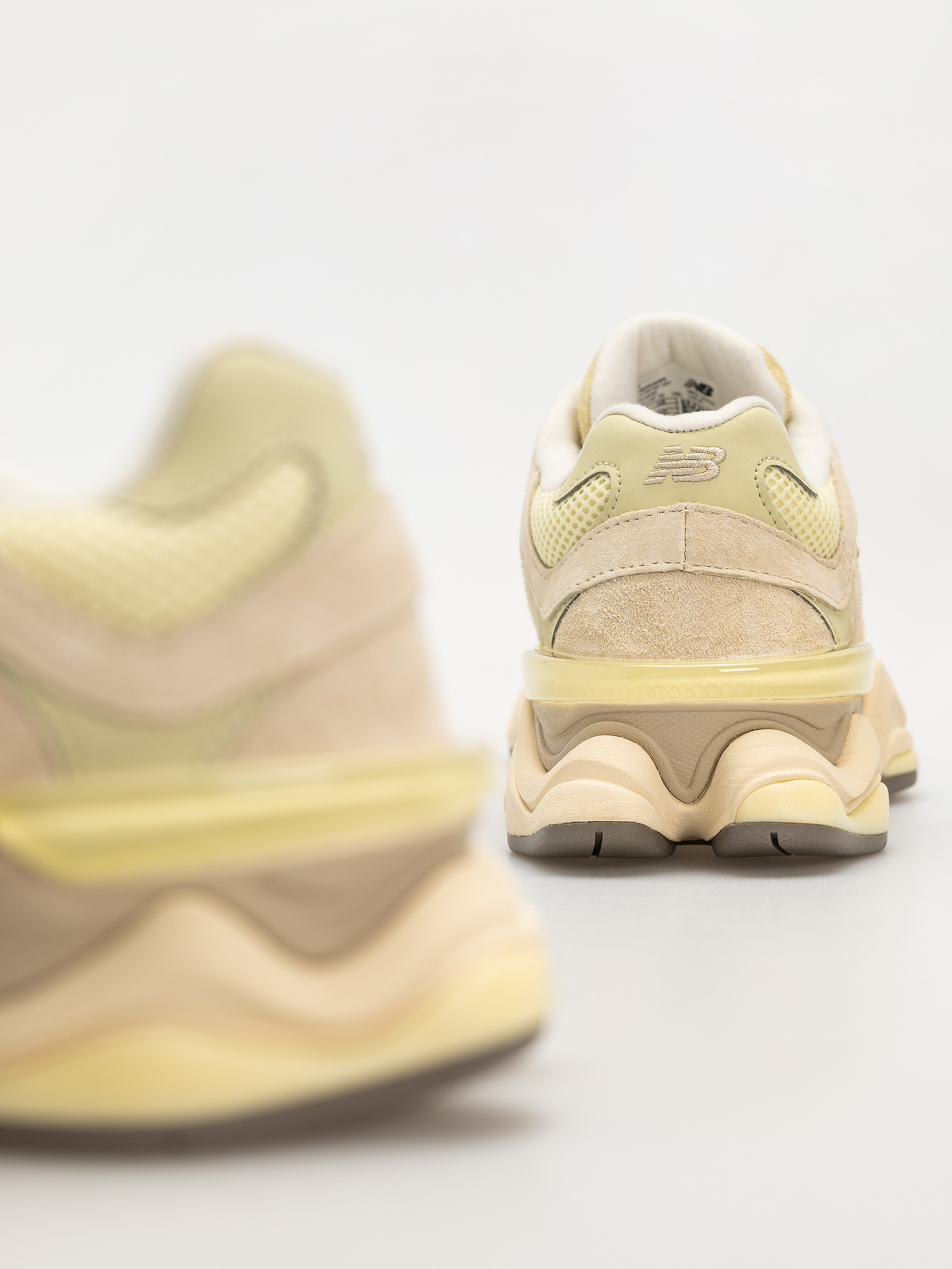 Buty New Balance 9060 (parchment)