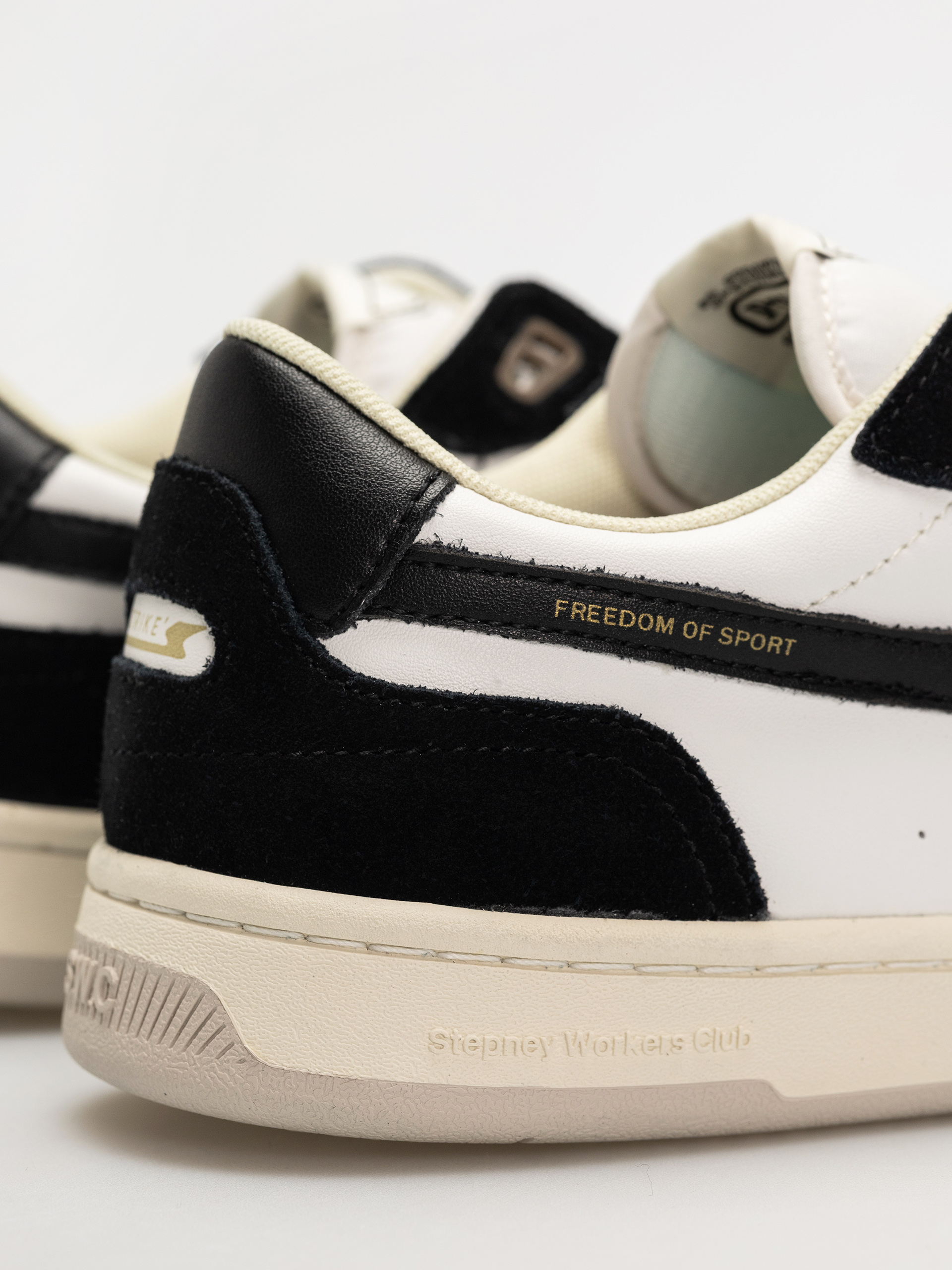 Buty Stepney Workers Club Pro Cup 01 S-Strike (black white)