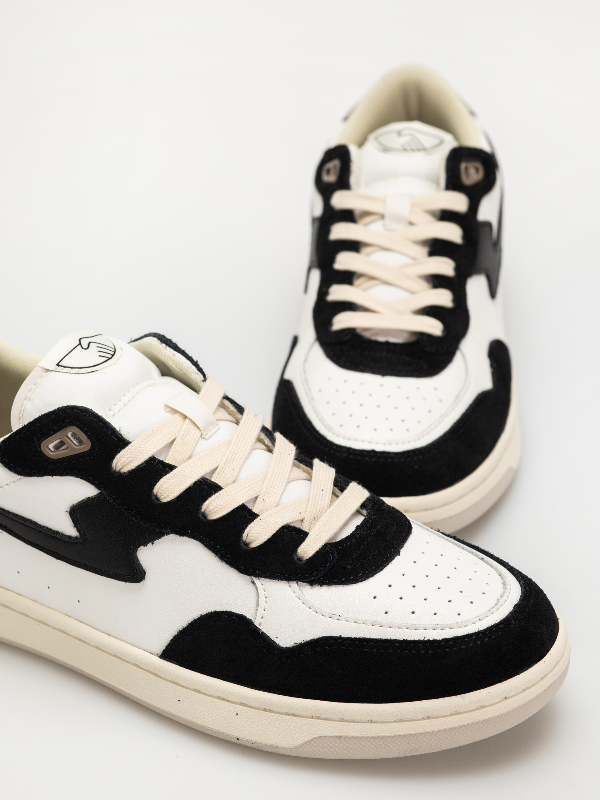 Buty Stepney Workers Club Pro Cup 01 S-Strike (black white)