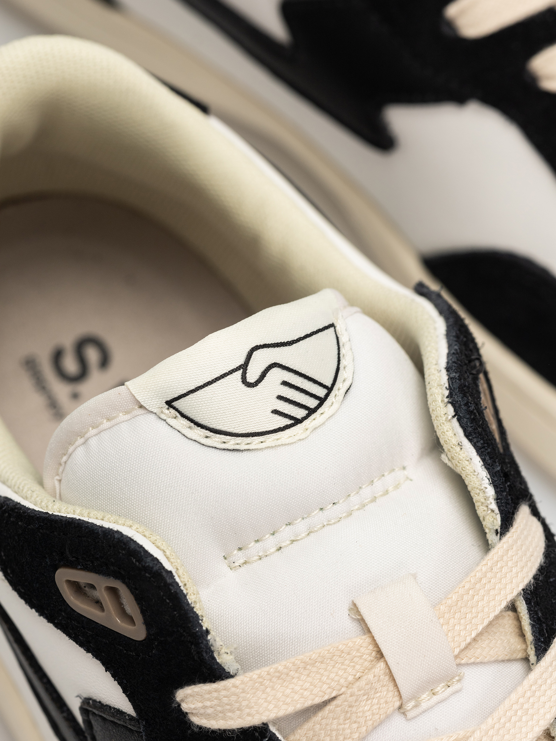 Buty Stepney Workers Club Pro Cup 01 S-Strike (black white)