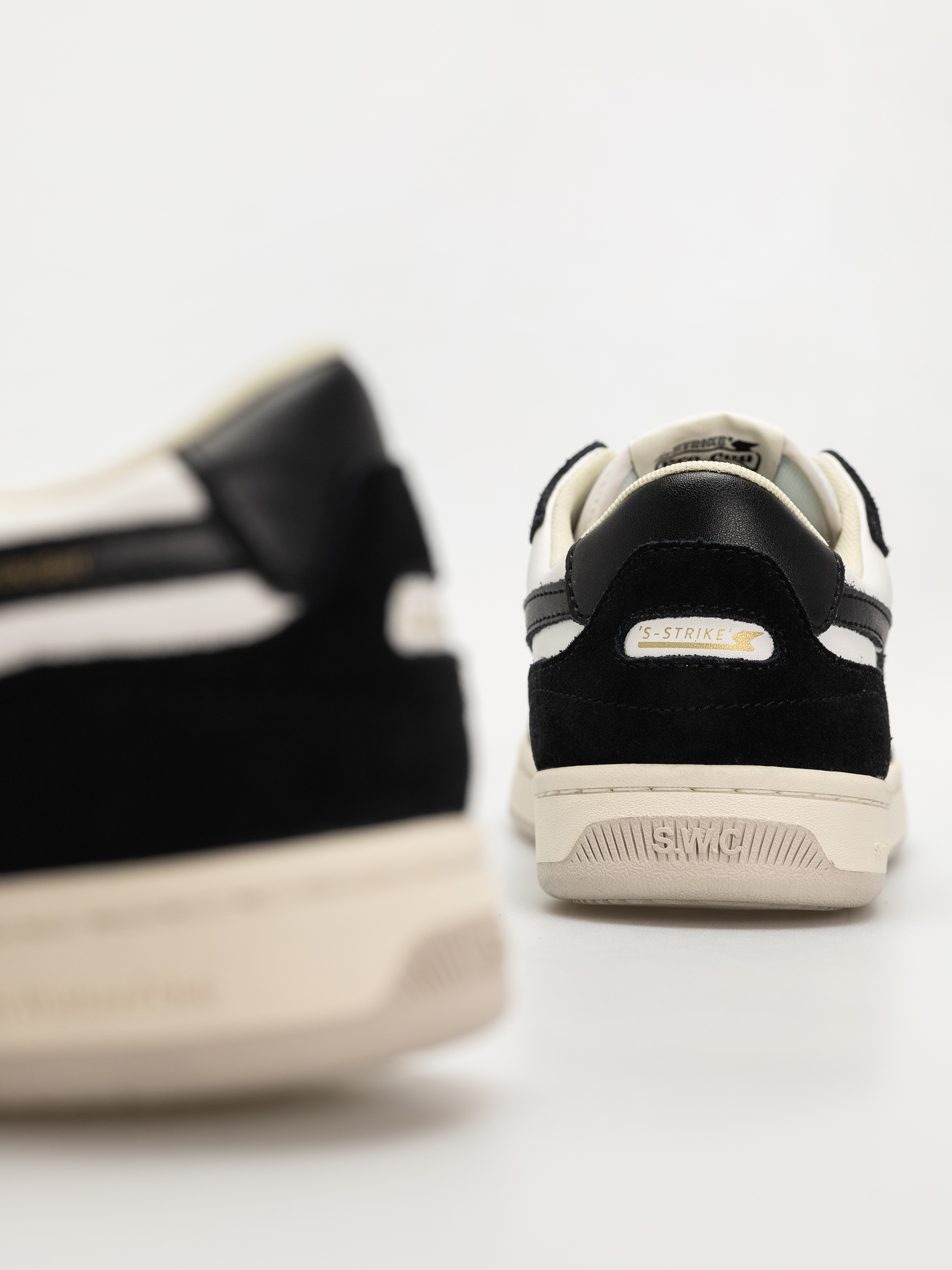 Buty Stepney Workers Club Pro Cup 01 S-Strike (black white)