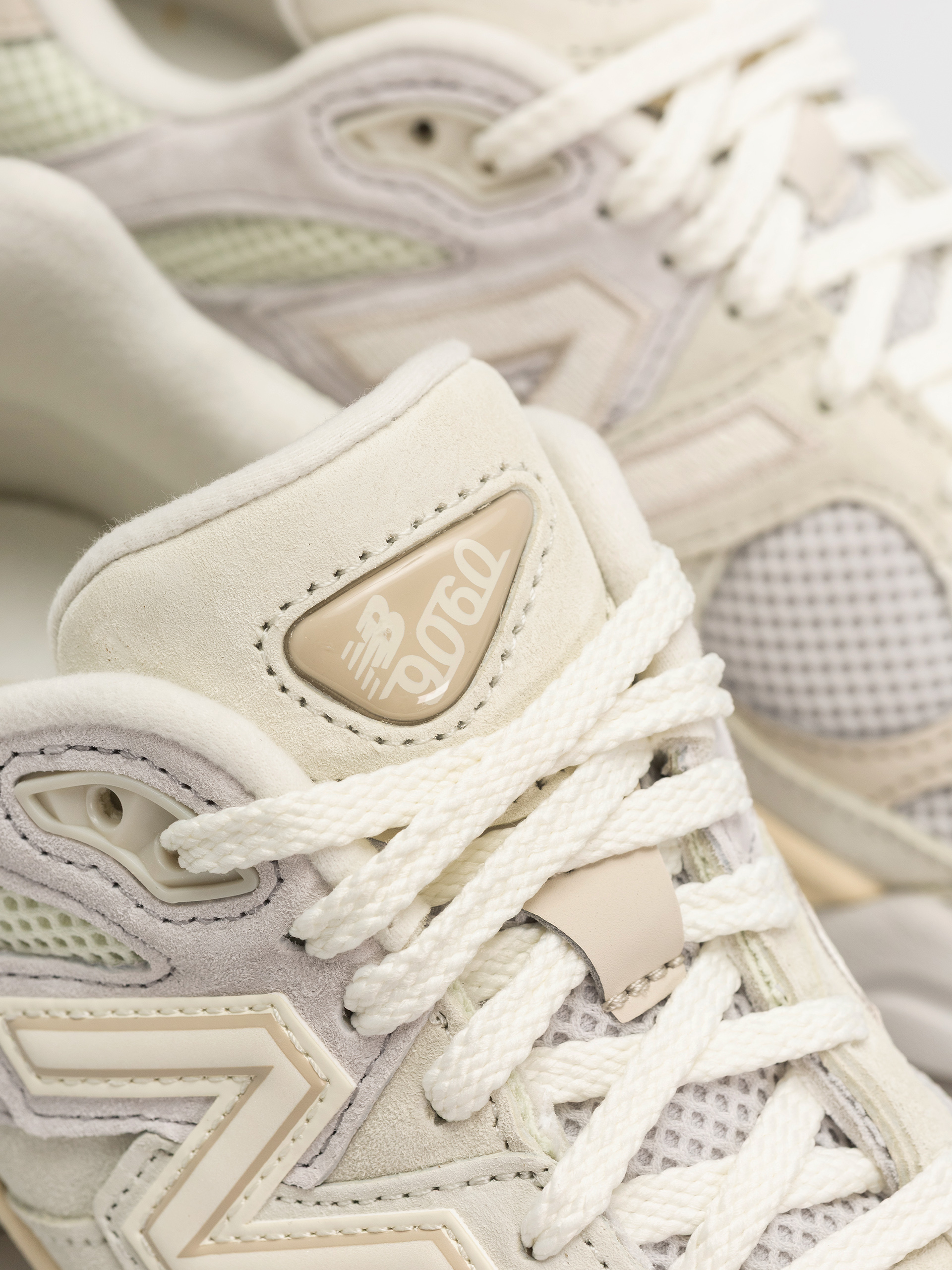 Buty New Balance 9060 (mineral)