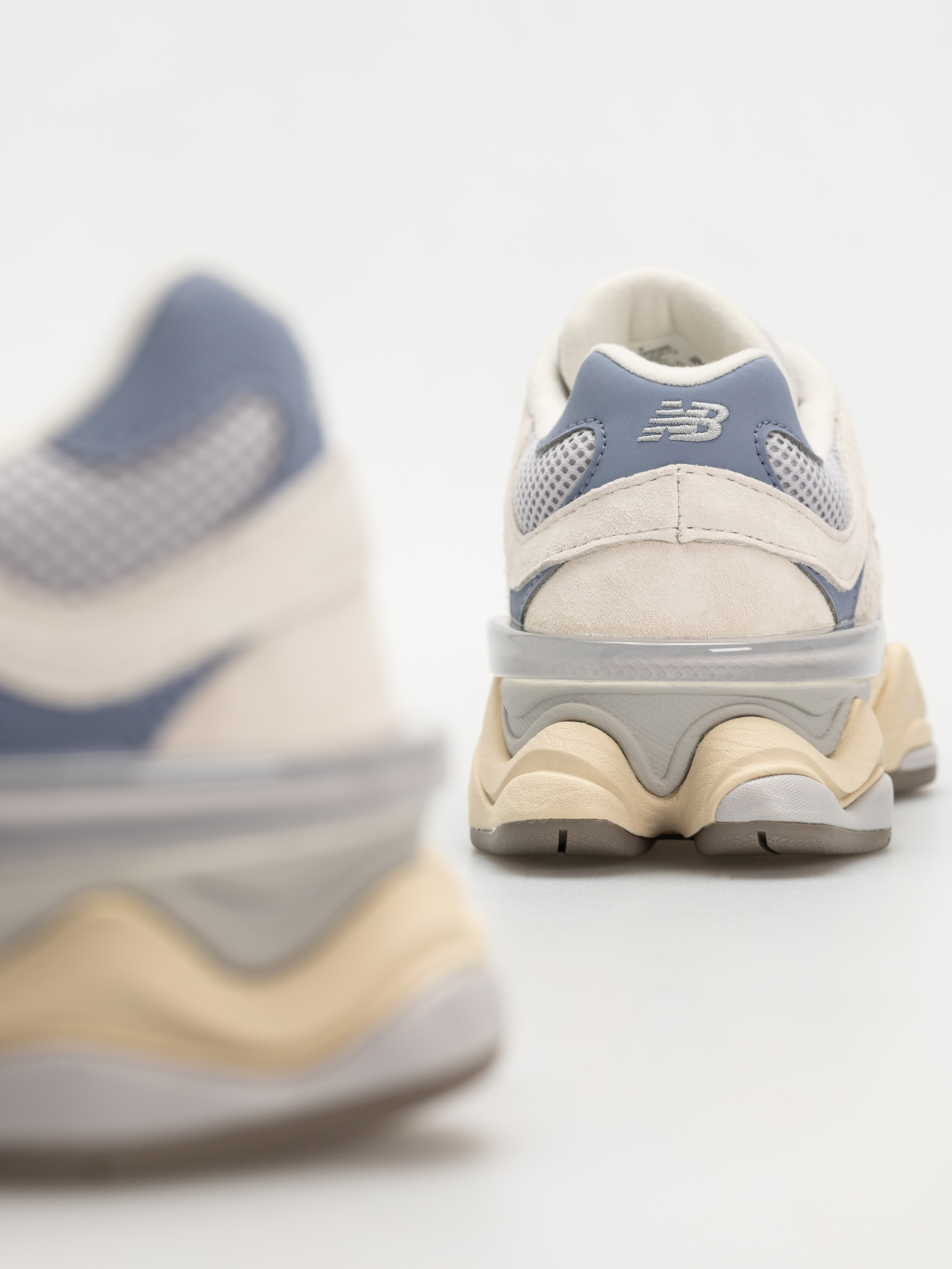 Buty New Balance 9060 (pearl grey)