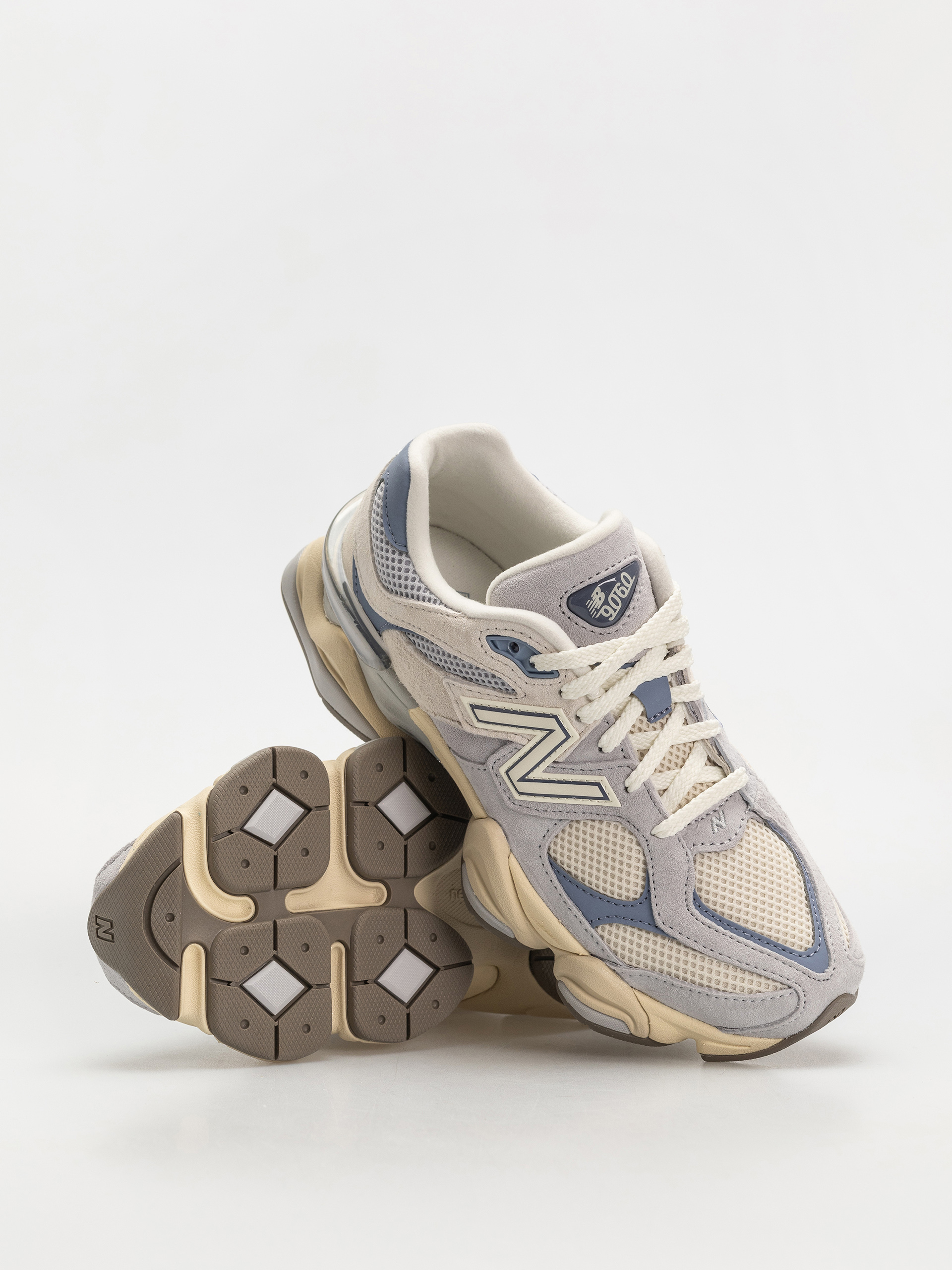 靴 new balance 9060 GRAY 24cm New Balance 9060 スニーカー | グレー | FARFETCH JP