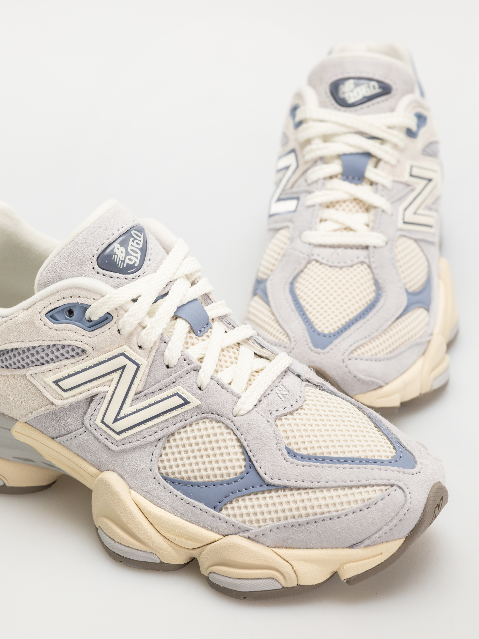 Buty New Balance 9060 (pearl grey)