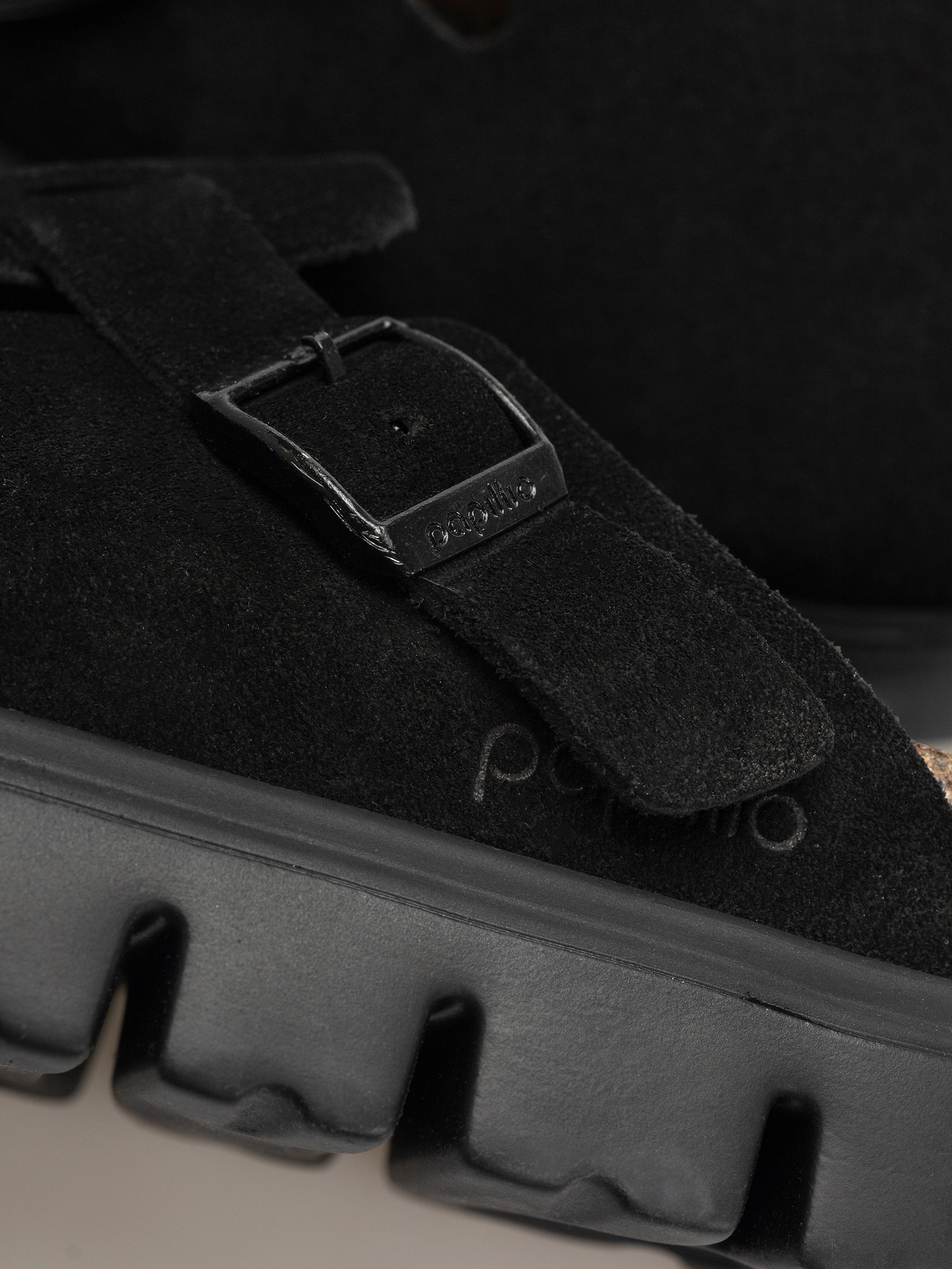 Klapki Birkenstock Boston Chunky Suede Narrow Wmn (black/black)