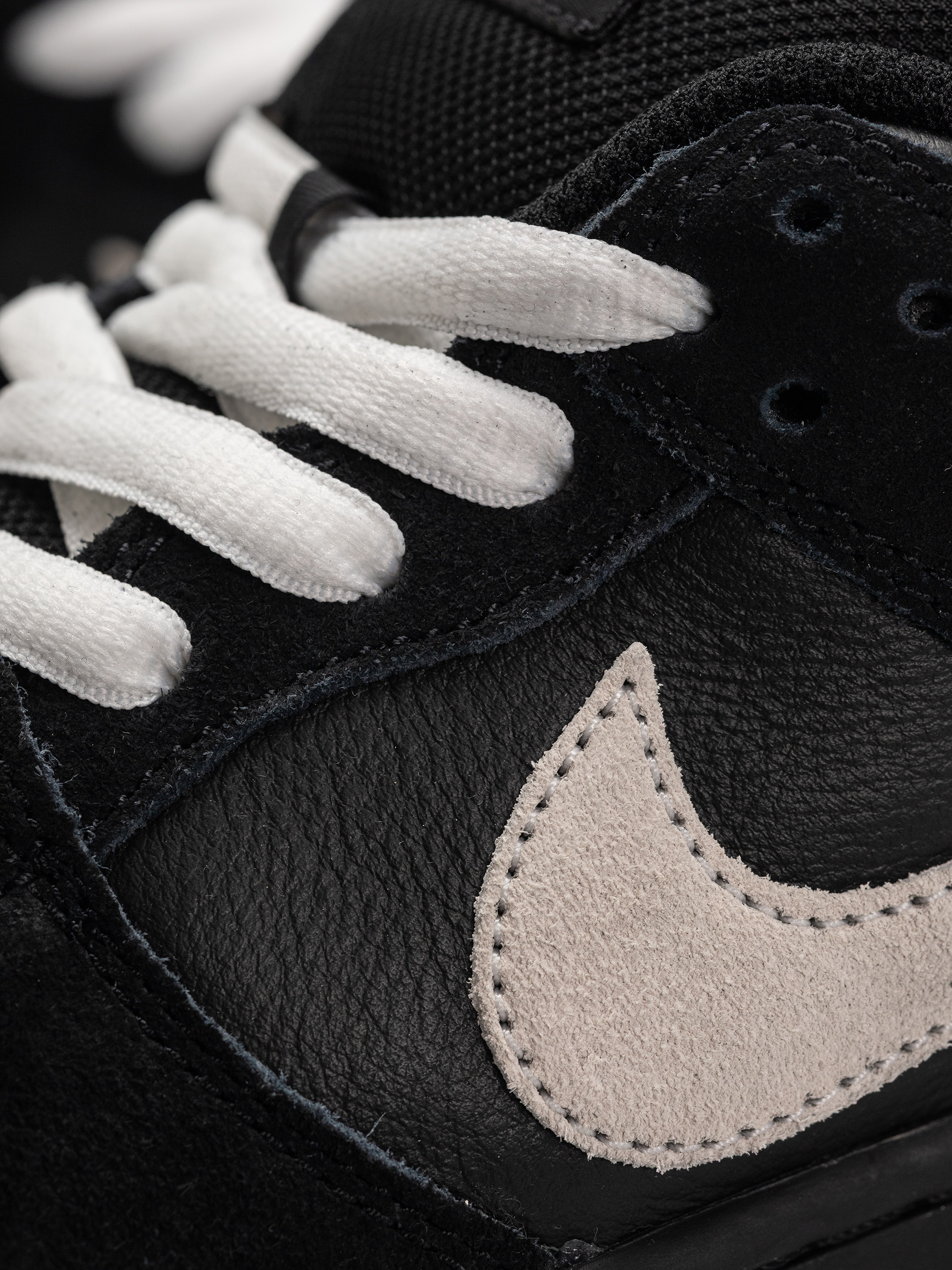 Buty Nike SB Dunk Low Pro (black/white black gum light brown)