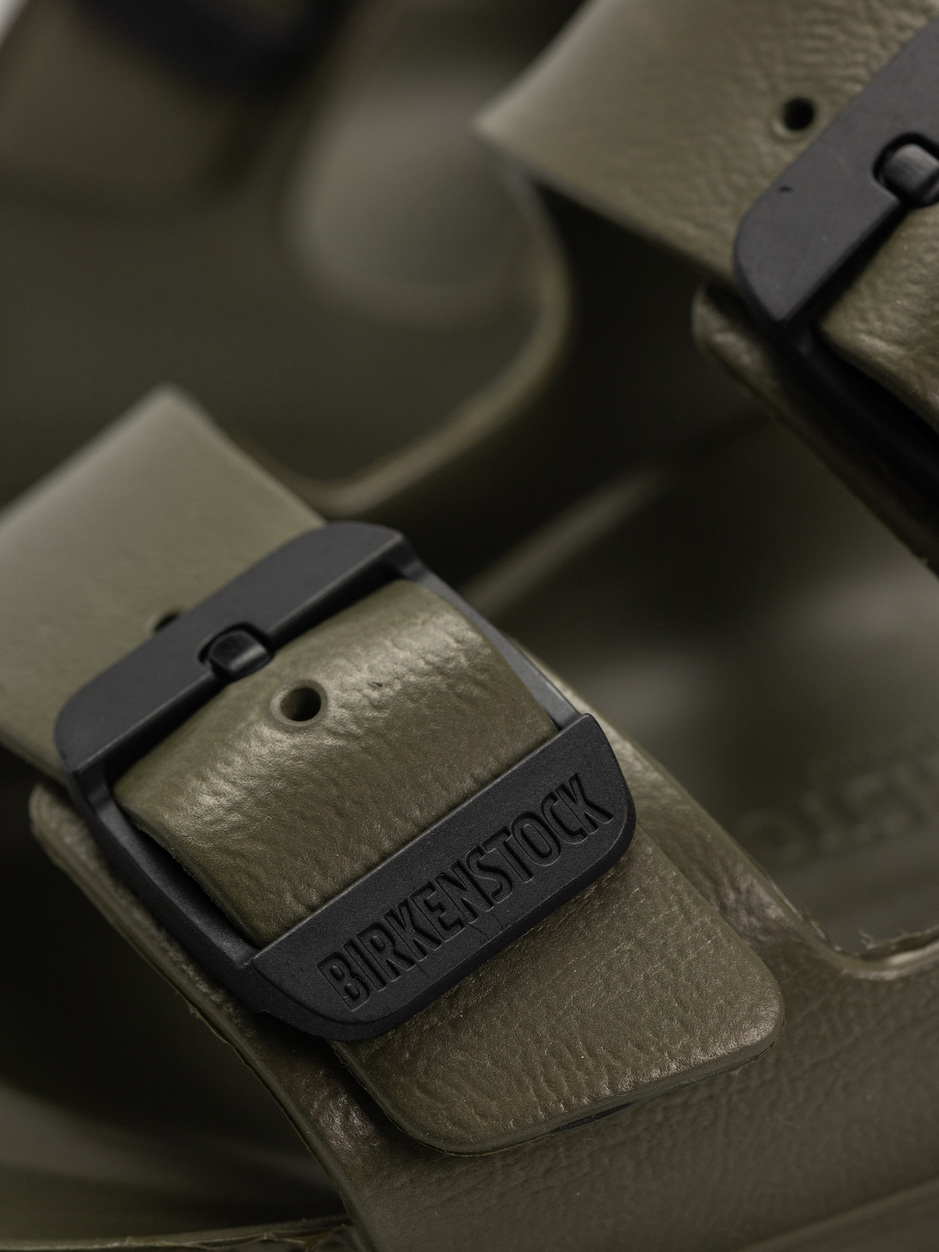 Klapki Birkenstock Arizona Stealth Buckle EVA Narrow Wmn (khaki/black)