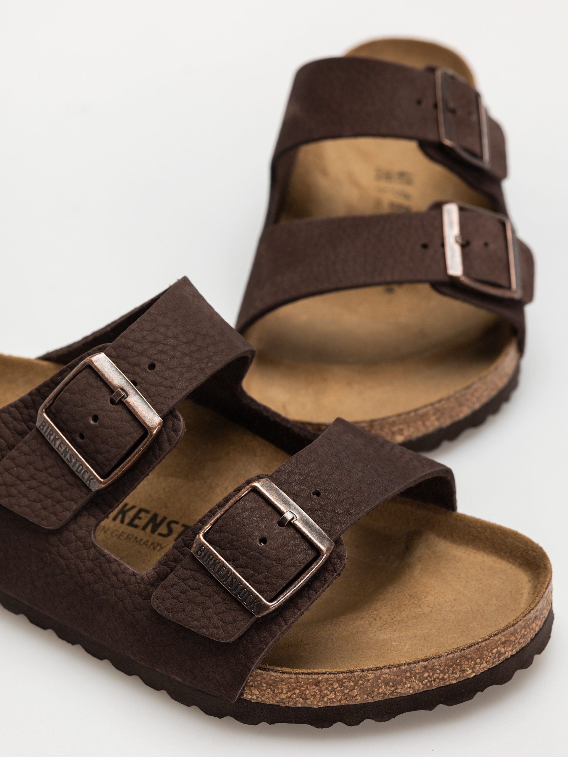 Klapki Birkenstock Arizona Nubuck Leather Regular (desert buck roast)
