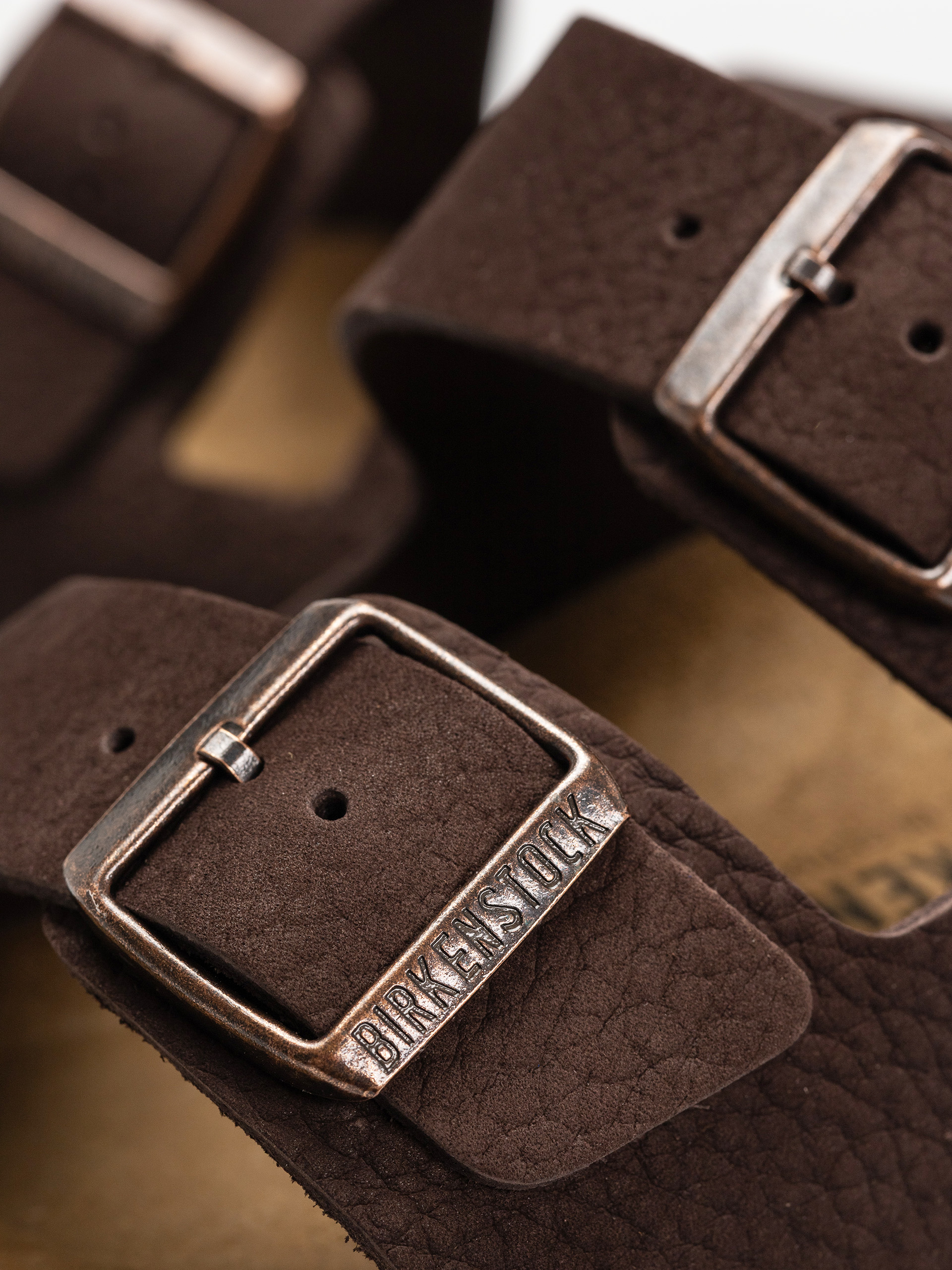 Klapki Birkenstock Arizona Nubuck Leather Regular (desert buck roast)