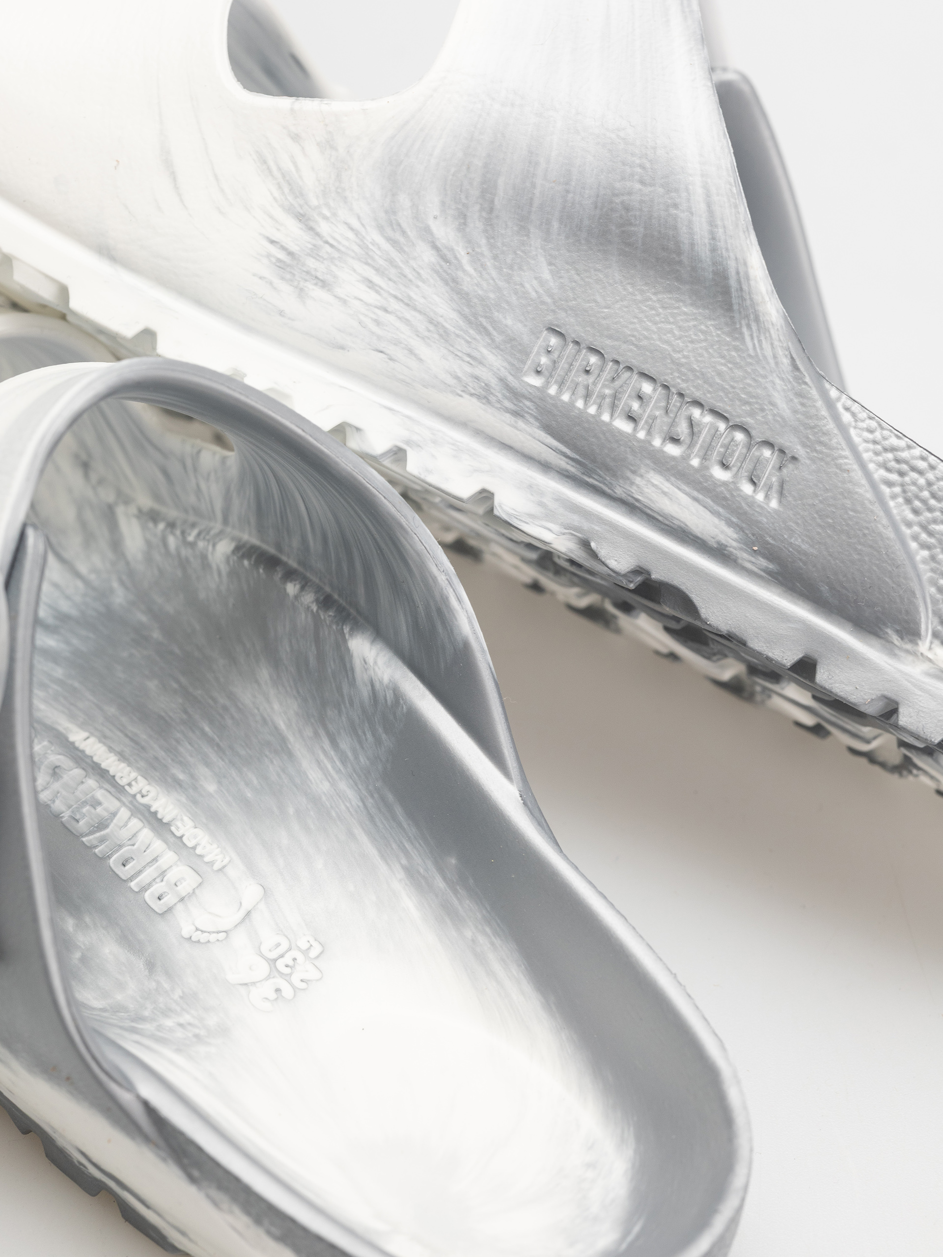 Klapki Birkenstock Arizona EVA Narrow Wmn (metallic silver multi)