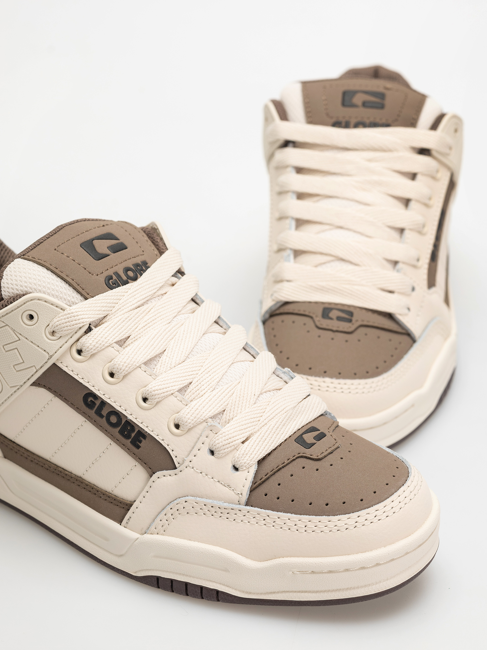 Buty Globe Tilt (parchment)