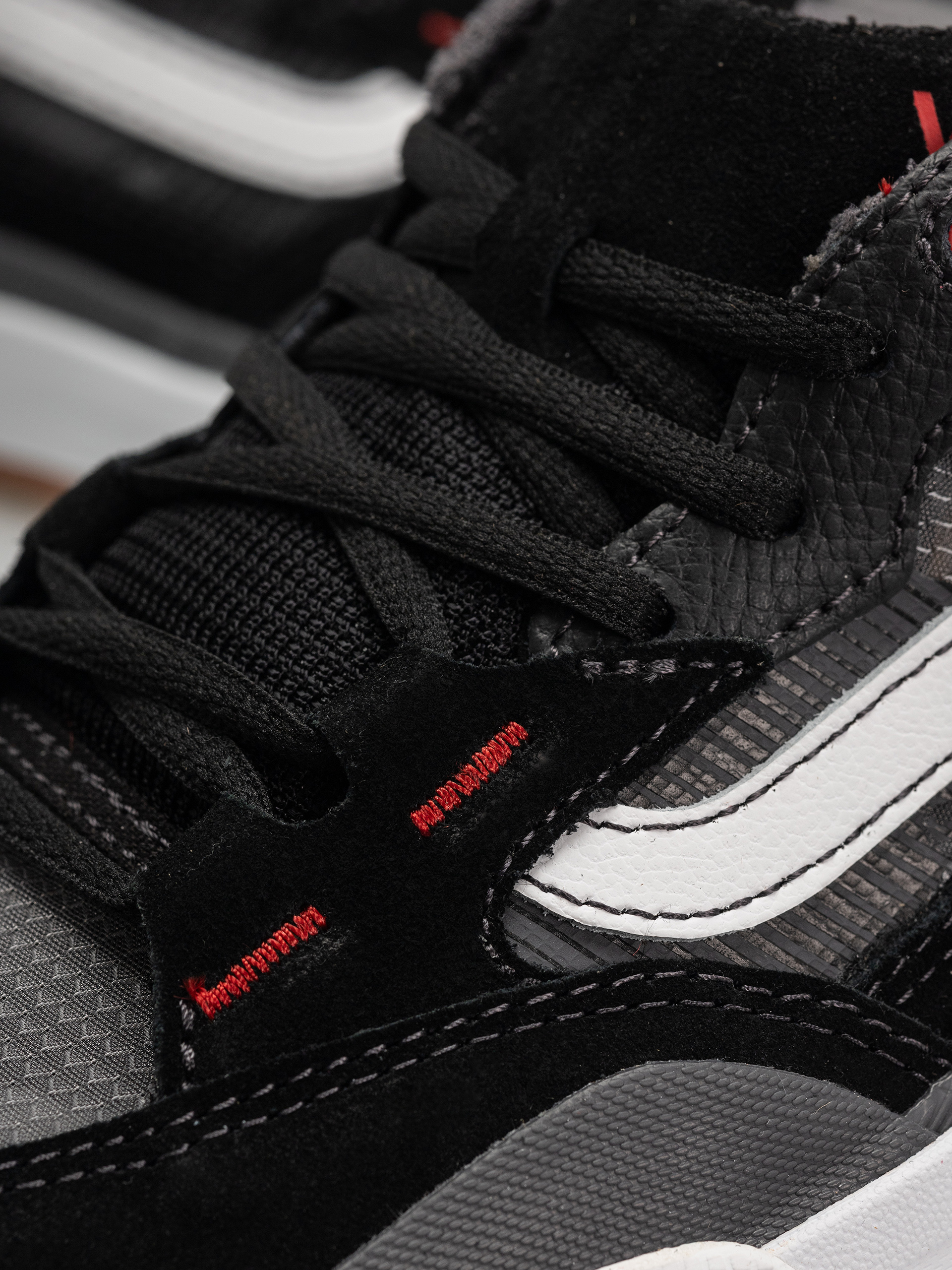 Buty Vans Skate 2 Wayvee (black/white/red)