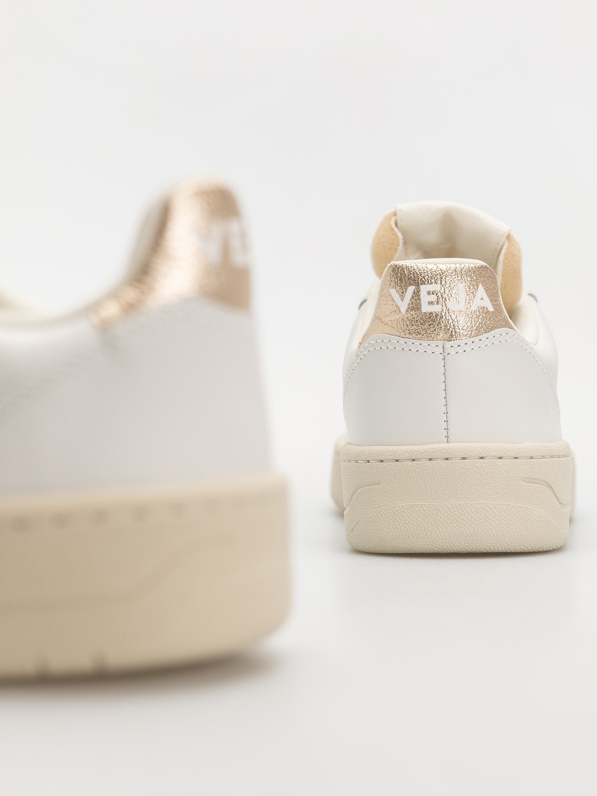 Buty Veja V-10 Wmn (extra white platine)