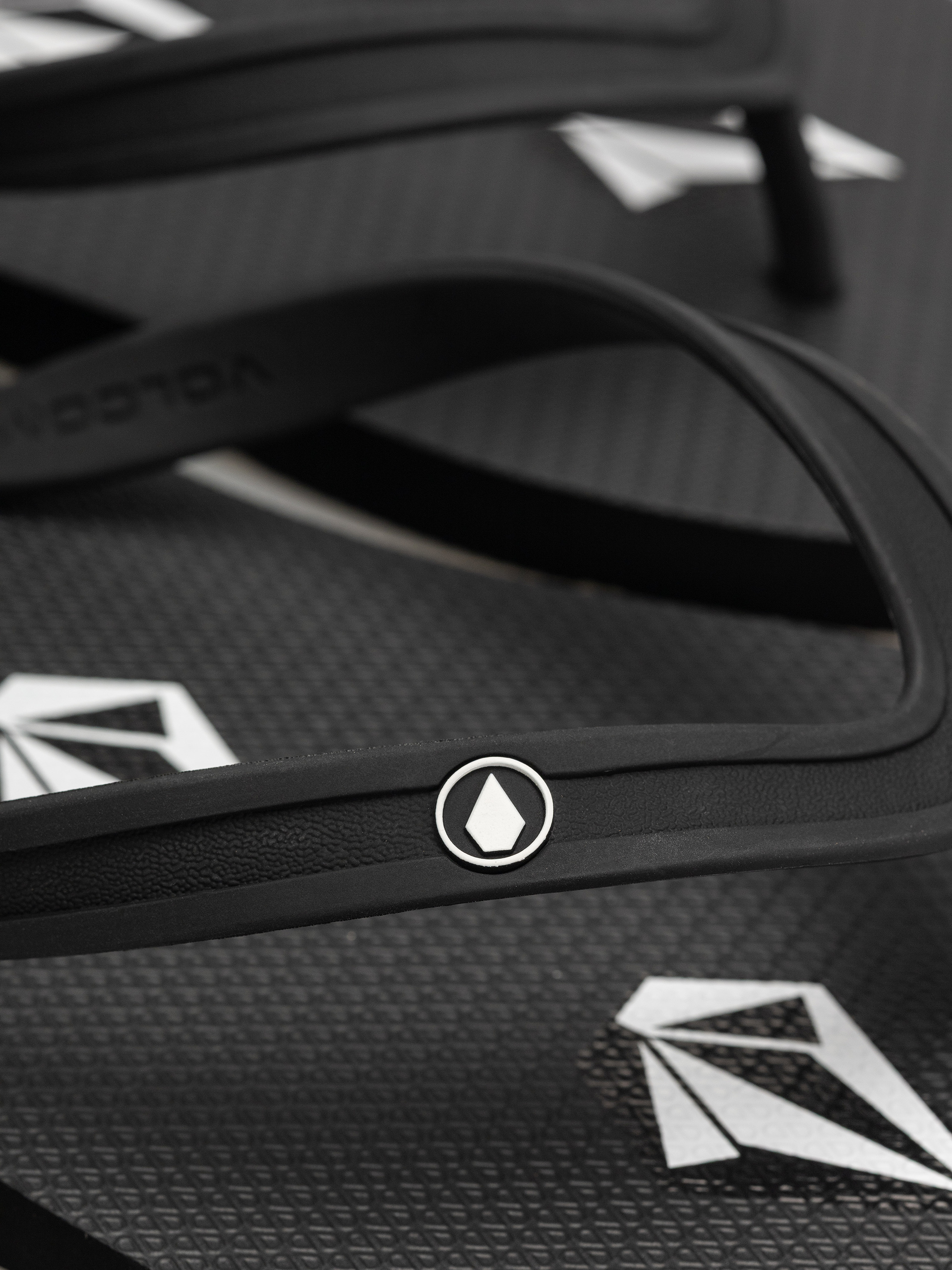 Japonki Volcom Rocker 2 (stoney black)