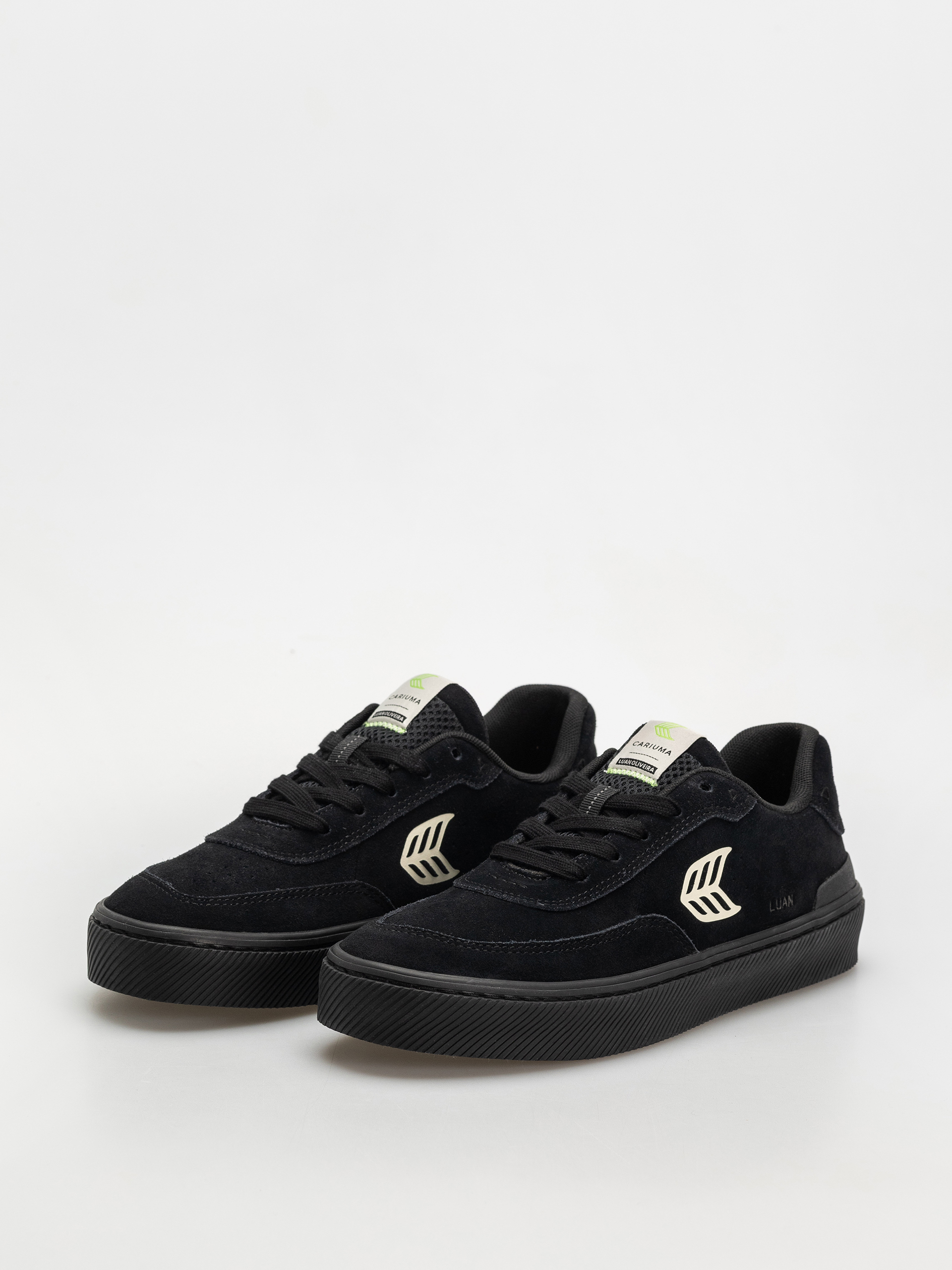 Buty Cariuma Luan Pro (all black suede ivory logo)