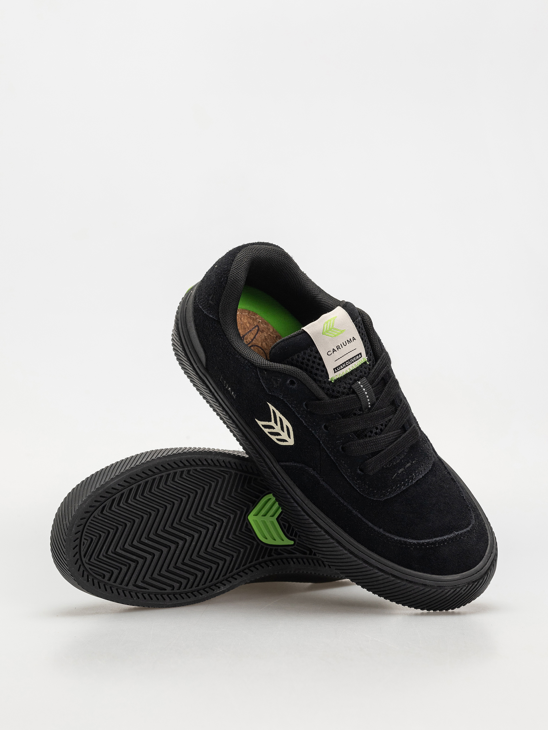 Buty Cariuma Luan Pro Wmn (all black suede ivory logo)