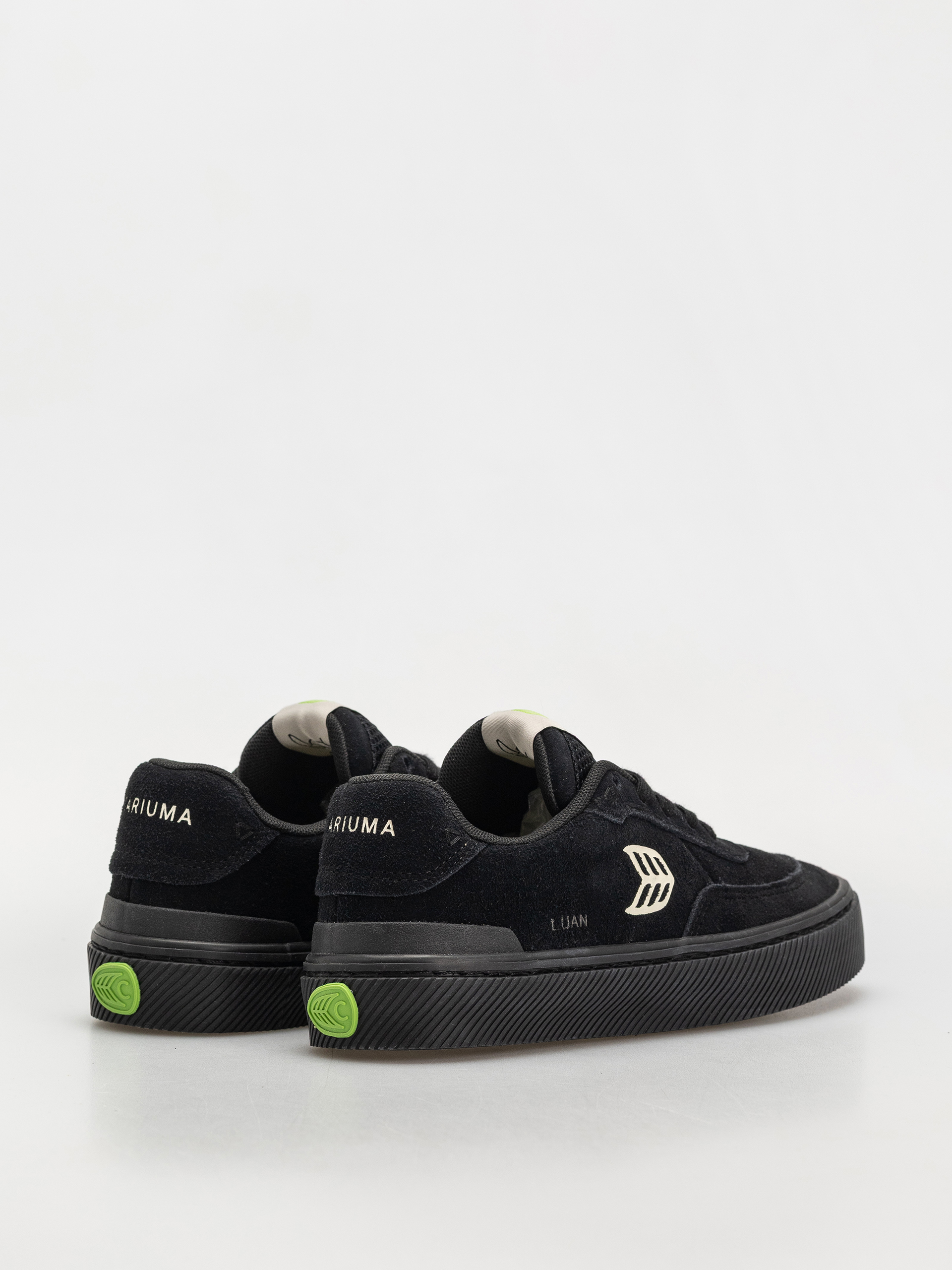 Buty Cariuma Luan Pro Wmn (all black suede ivory logo)