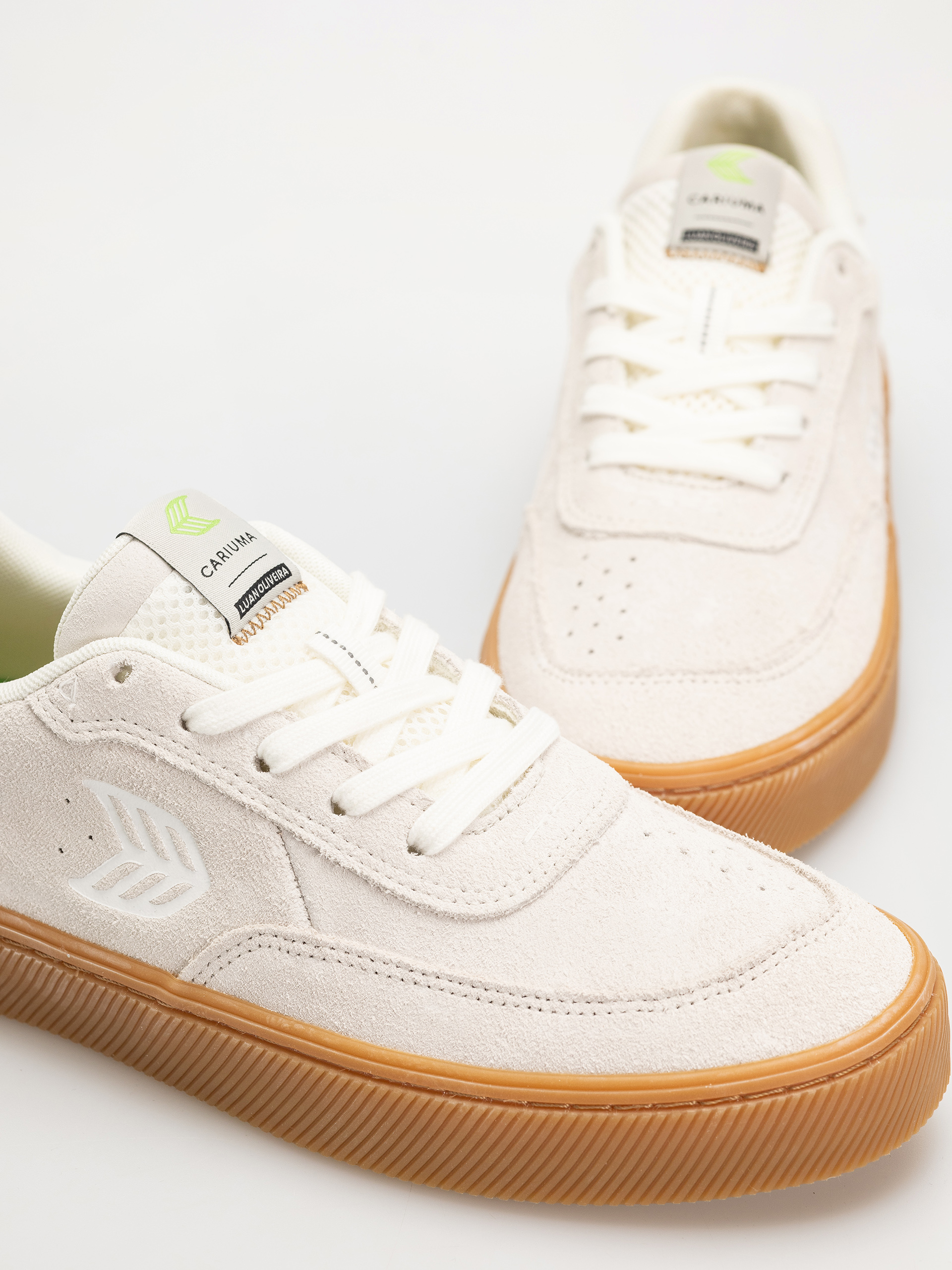 Buty Cariuma Luan Pro (gum smoke white suede off white logo)